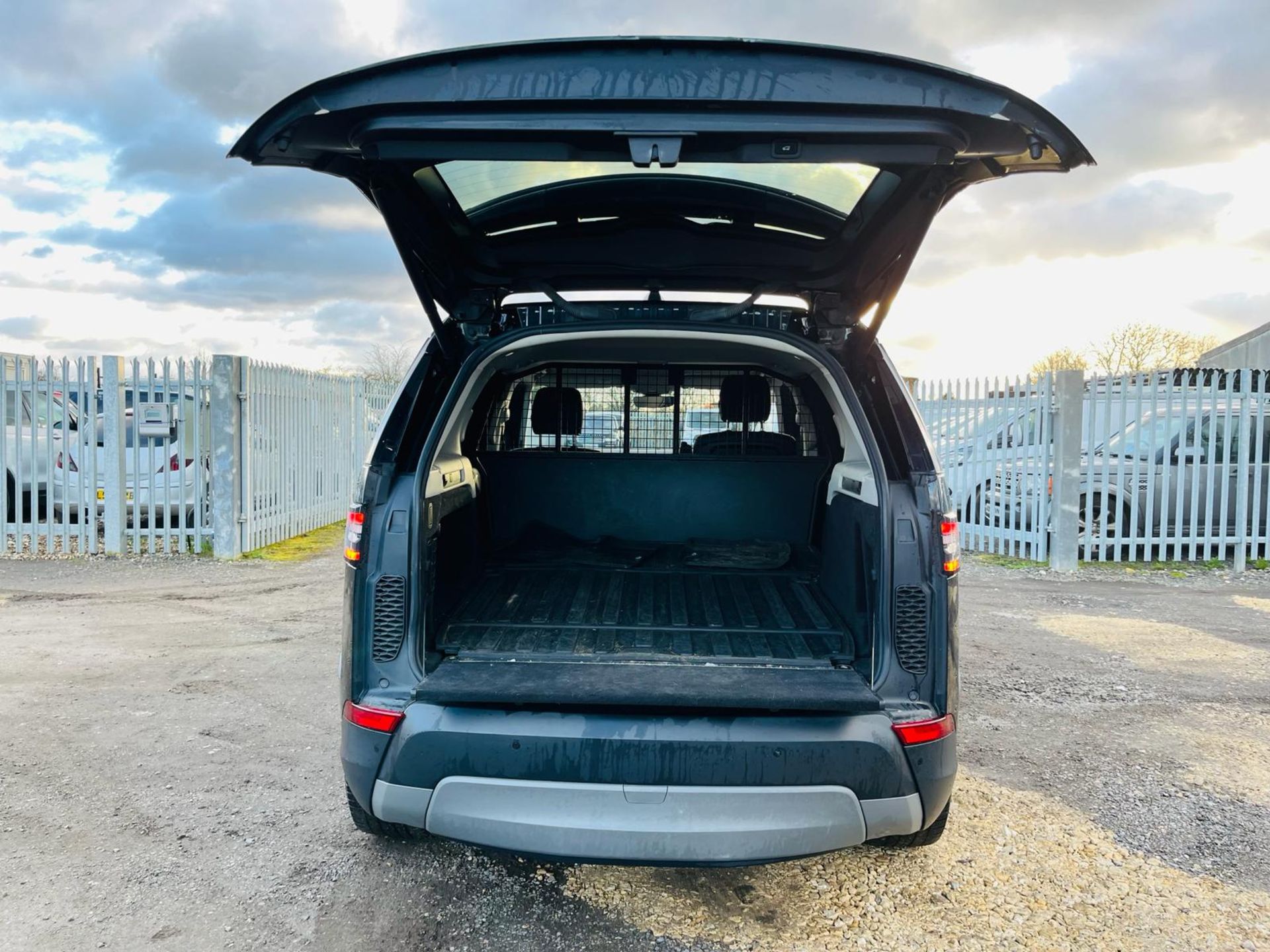 Land Rover Discovery 306 SE Van 3.0 SD6 2019 '19 Reg' - A/C-Navigation-Alloy Wheels- ULEZ Compliant - Image 7 of 31