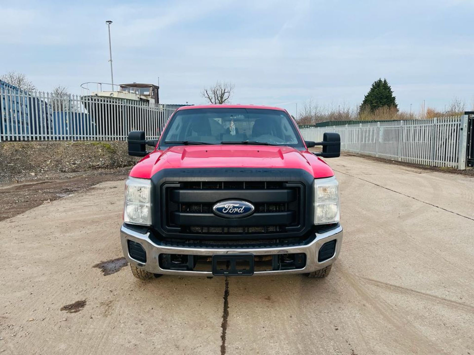 ** ON SALE ** Ford F250 Super Duty XL 6.2L V8 SRW CrewCab '2012 Year' - A/C - Fresh Import - ULEZ - Image 2 of 26