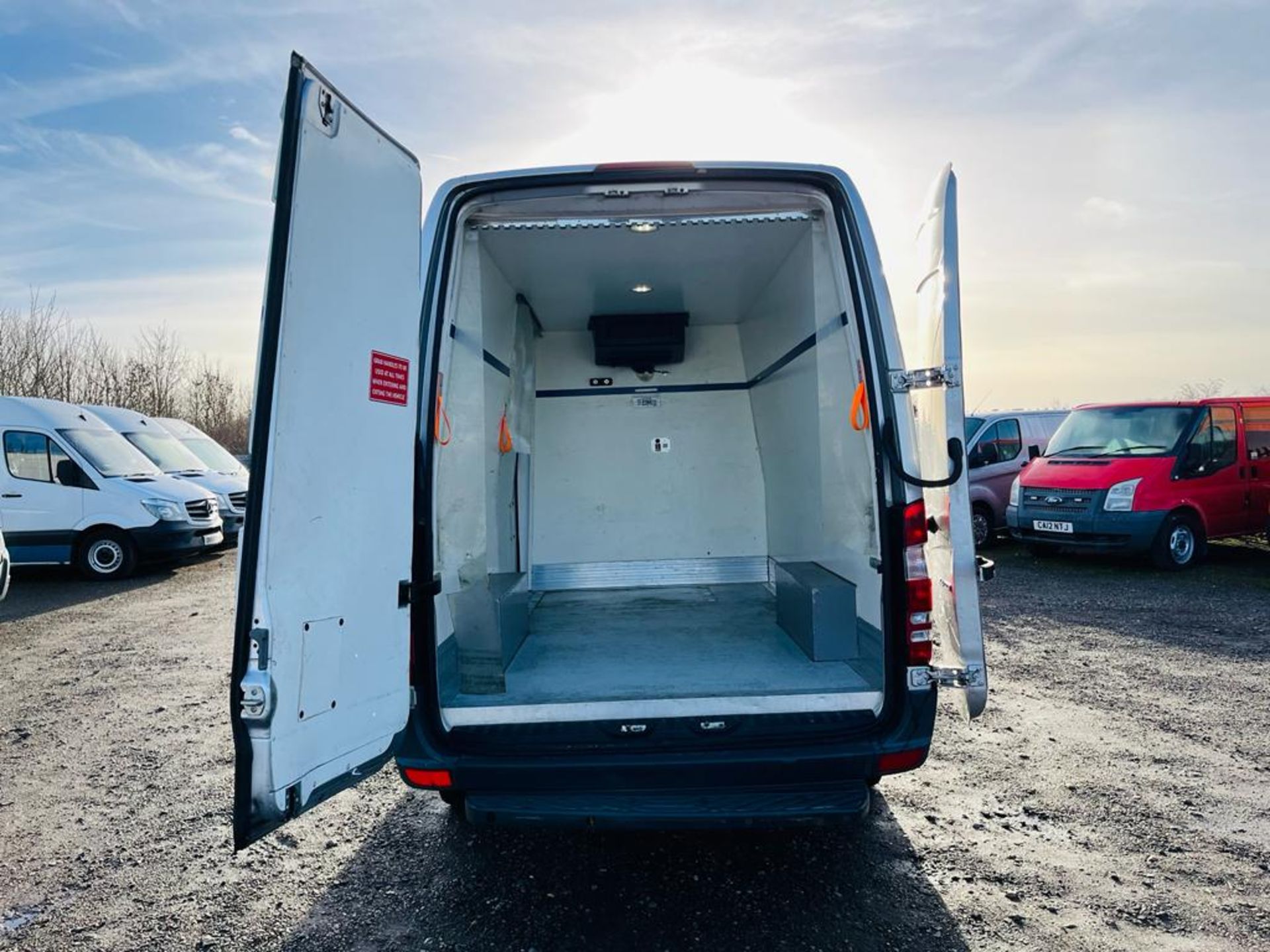 ** ON SALE ** Mercedes Benz Sprinter 2.1 314 CDI 3.5T L2 H3 Fridge/Freezer 2017 '17 Reg' - Image 10 of 28