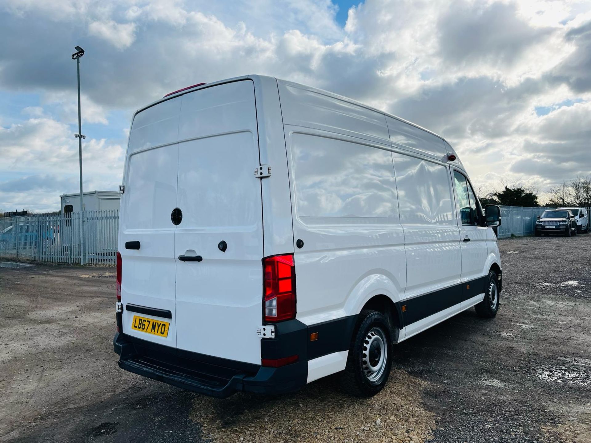 Volkswagen Crafter CR35 Startline TDI 140 2.0 BMT L2 H2 Fridge/Freezer 2018 '67 Reg'-ULEZ Compliant - Bild 12 aus 27