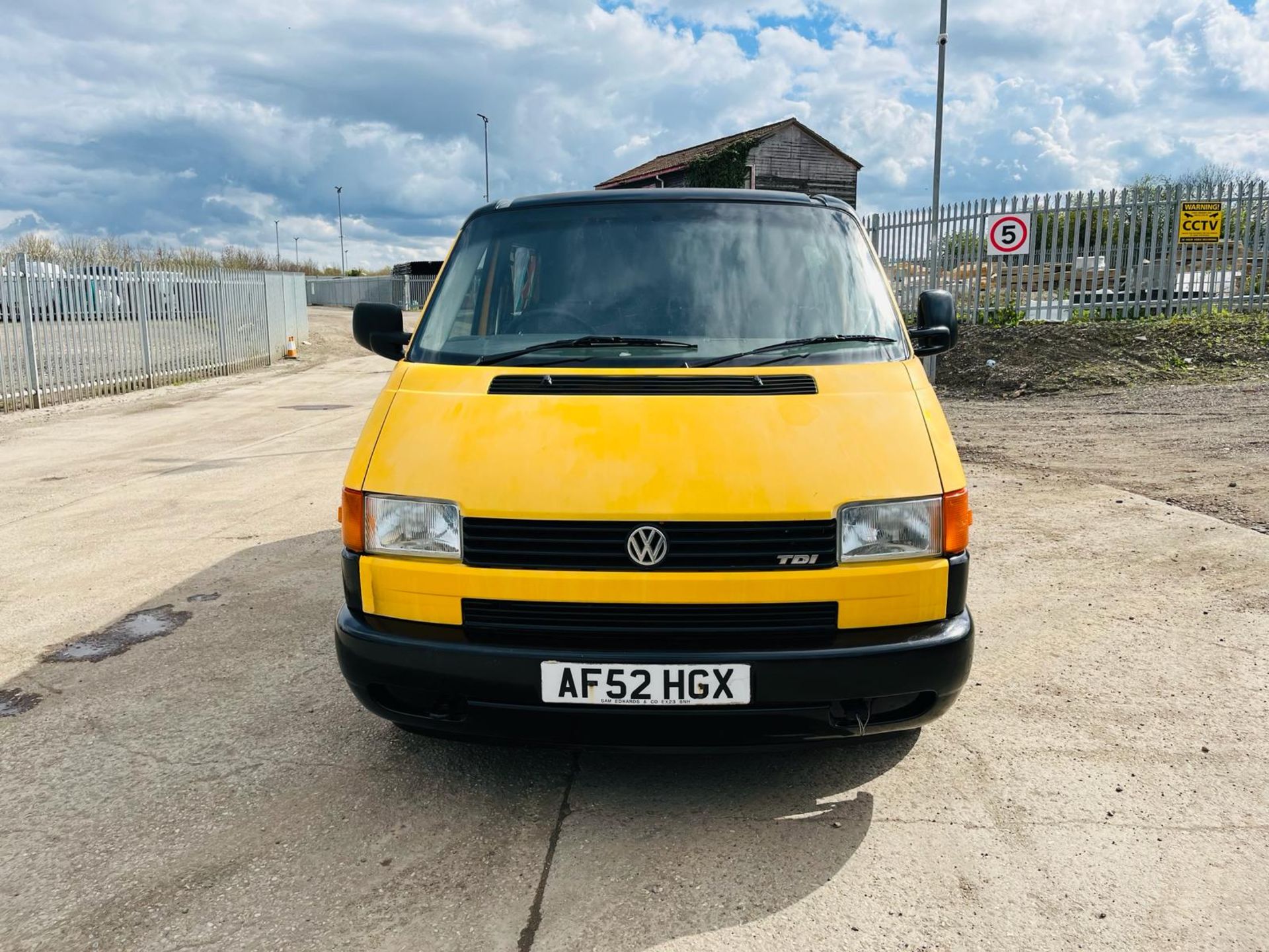 Volkswagen Transporter 2.5 1200 TDI SWB Coachbuilt Bespoke 2002 (52 Reg)- CAMPER - No Vat - Image 2 of 27