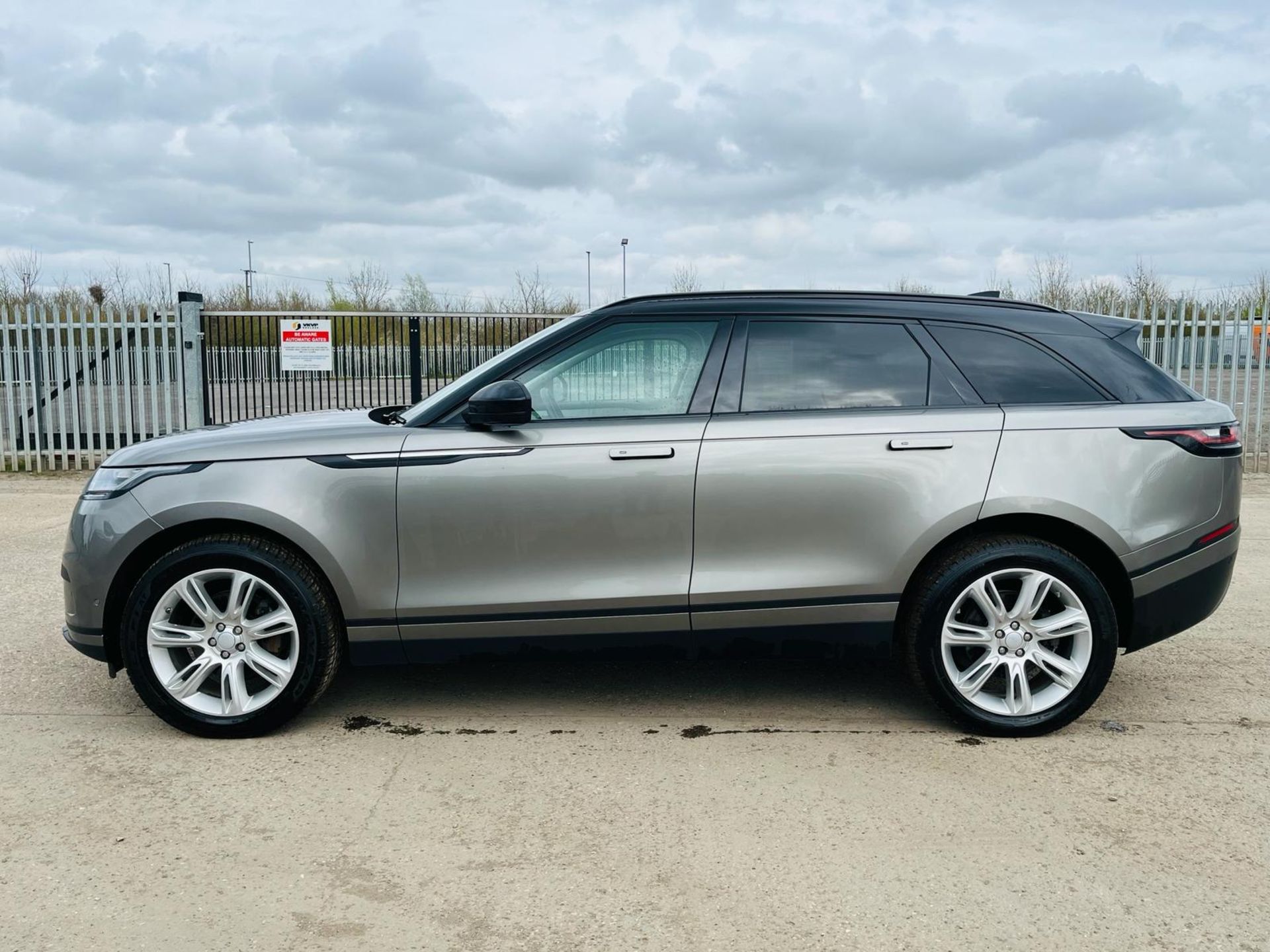 ** ON SALE ** Land Rover Range Rover Velar 2.0 P250 SE 2019'19 Reg'- Only 57539 Miles - Image 4 of 41