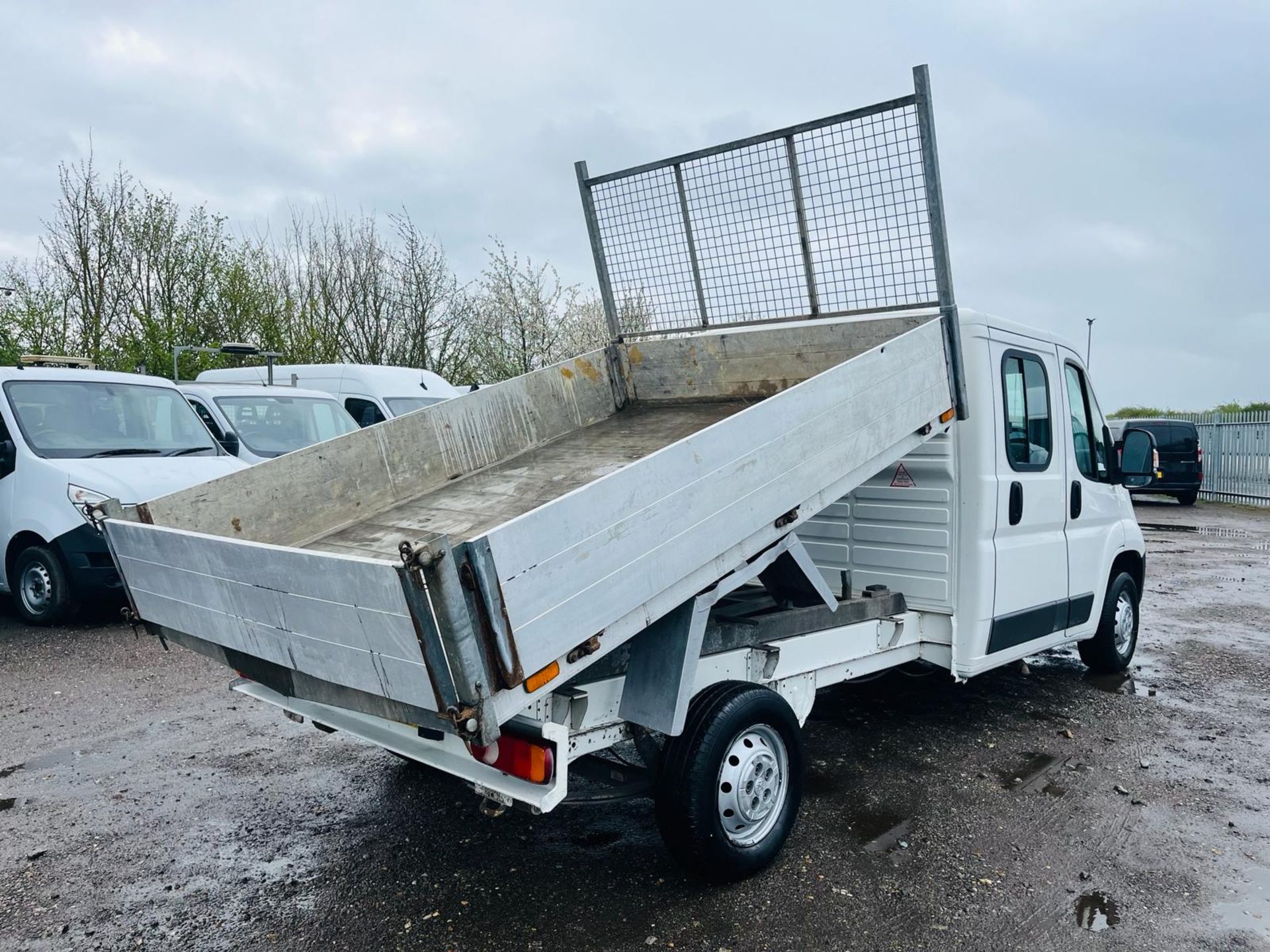 ** ON SALE ** Peugeot Boxer 335 2.2 Hdi Tipper 130 L3H1 Crewcab 2016'16 Reg'-Bluetooth Handsfree - Image 13 of 38