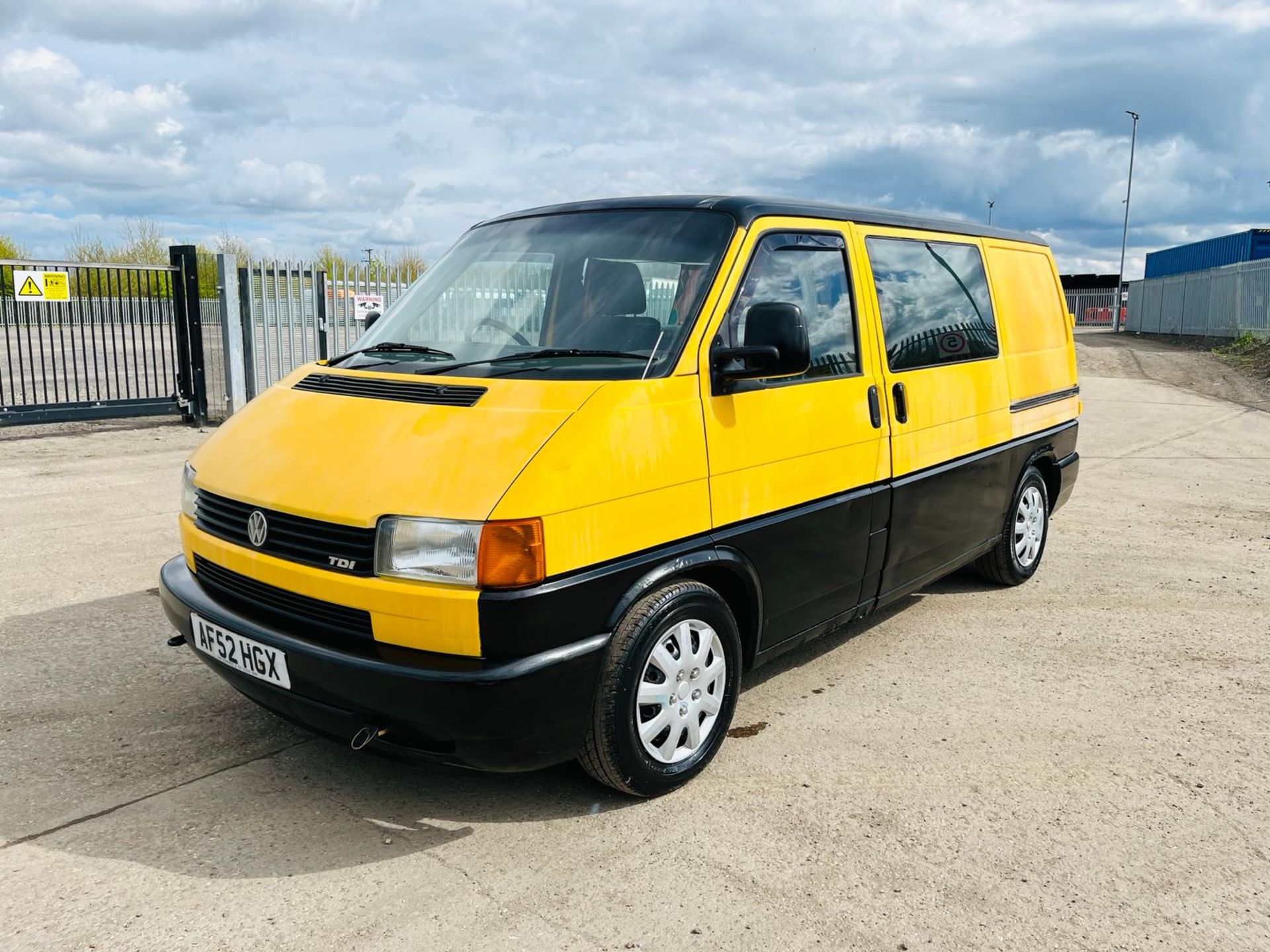 Volkswagen Transporter 2.5 1200 TDI SWB Coachbuilt Bespoke 2002 (52 Reg)- CAMPER - No Vat - Image 3 of 27