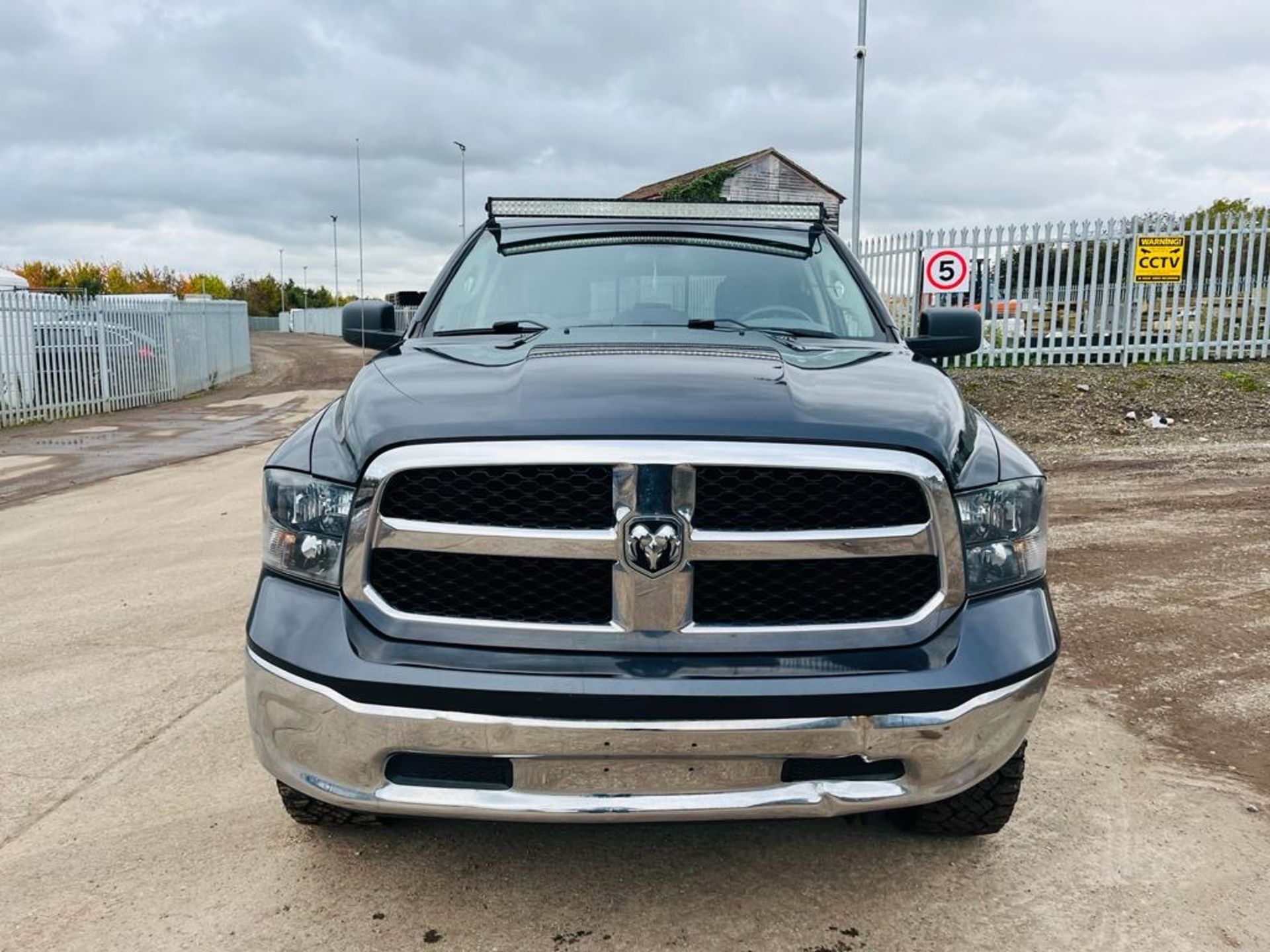 Dodge Ram 5.7 Hemi 1500 SLT 4WD Crew Cab ' 2018 Year' A/C - Fresh Import - ULEZ Compliant - Bild 2 aus 31