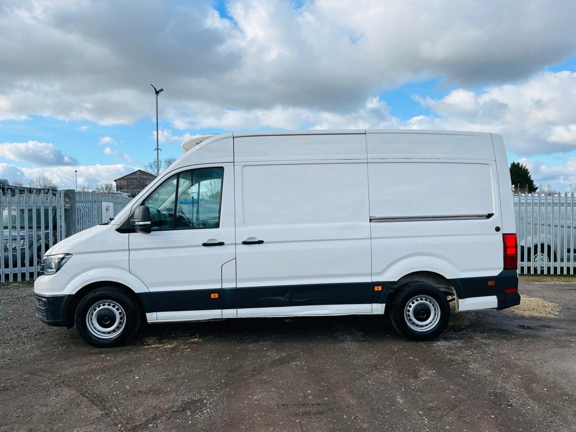 Volkswagen Crafter CR35 Startline TDI 140 2.0 BMT L2 H2 Fridge/Freezer 2018 '67 Reg'-ULEZ Compliant - Image 4 of 27