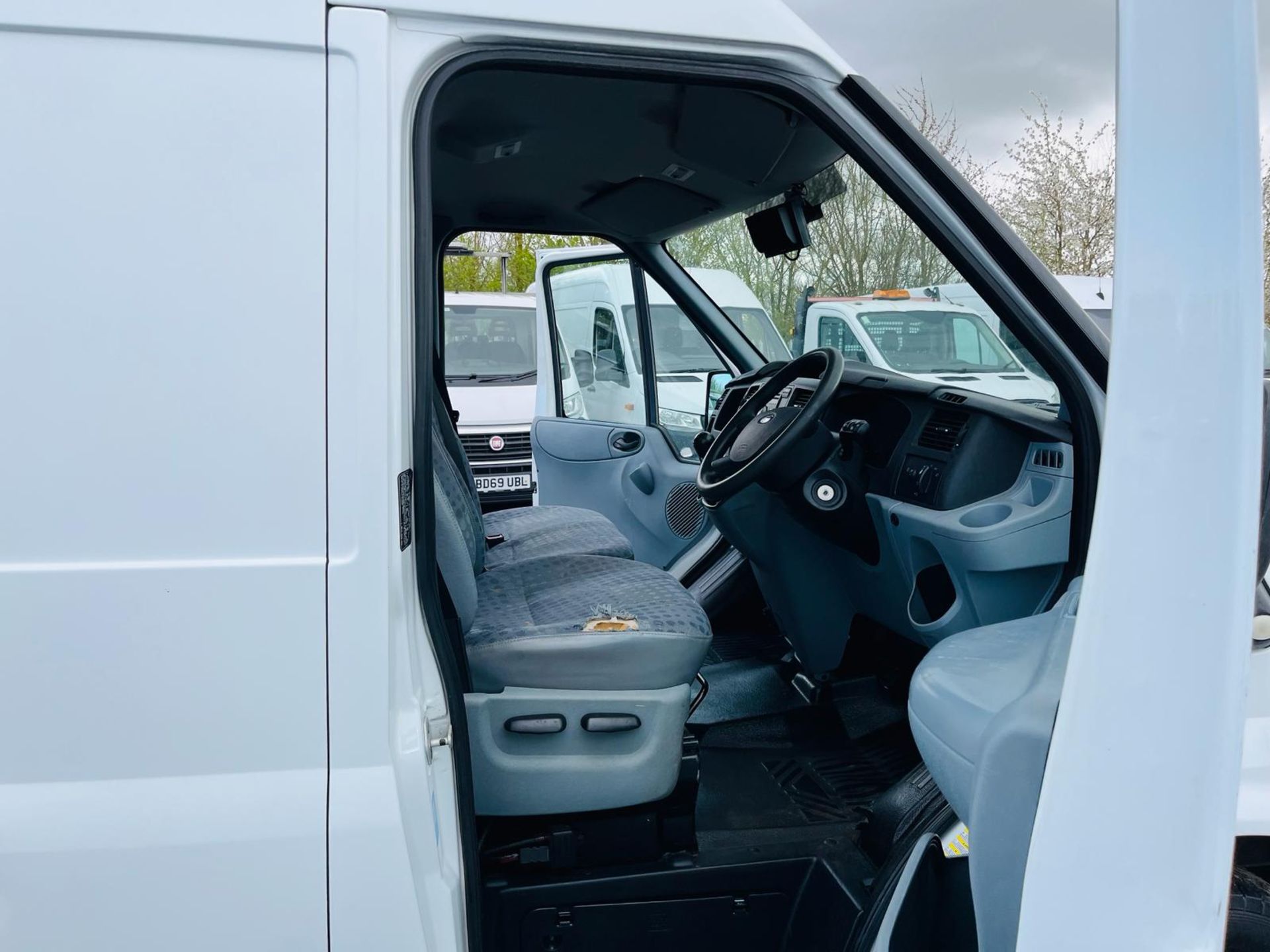 ** ON SALE ** Ford Transit 350 2.2 Tdci 125 H3L3 RWD 2013 '13 Reg'-Tow Bar -Bulkhead -Bluetooth - Image 18 of 30