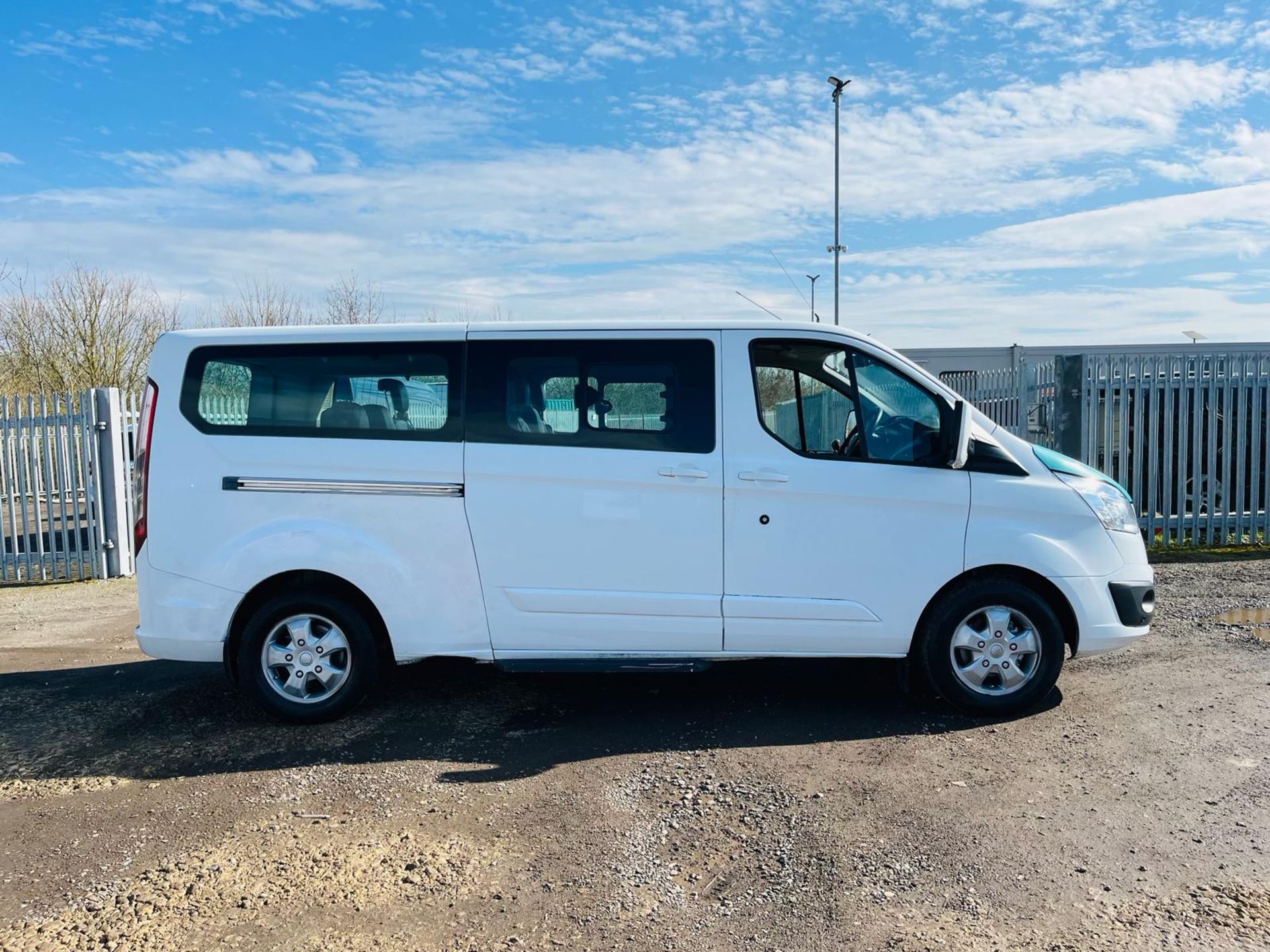 ** ON SALE ** Ford Tourneo Custom Limited Minibus TDCI 125 300 2.2 2015 '15 Reg' -A/C-Alloy Wheels - Image 12 of 33