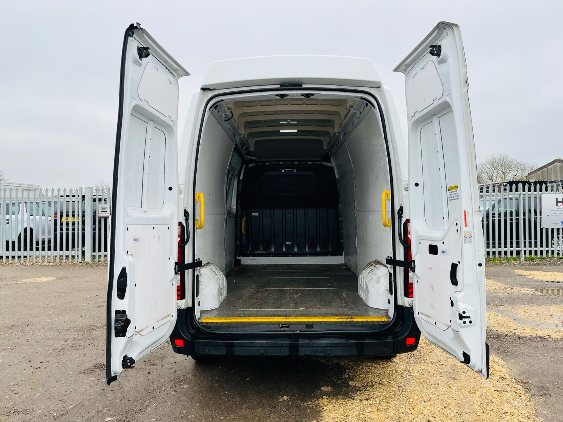 Renault Master Business DCI 110 2.3 3.5T L3 H3 2018 '68 Reg' -A/C -ULEZ Compliant - Long Wheel Base - Image 7 of 25