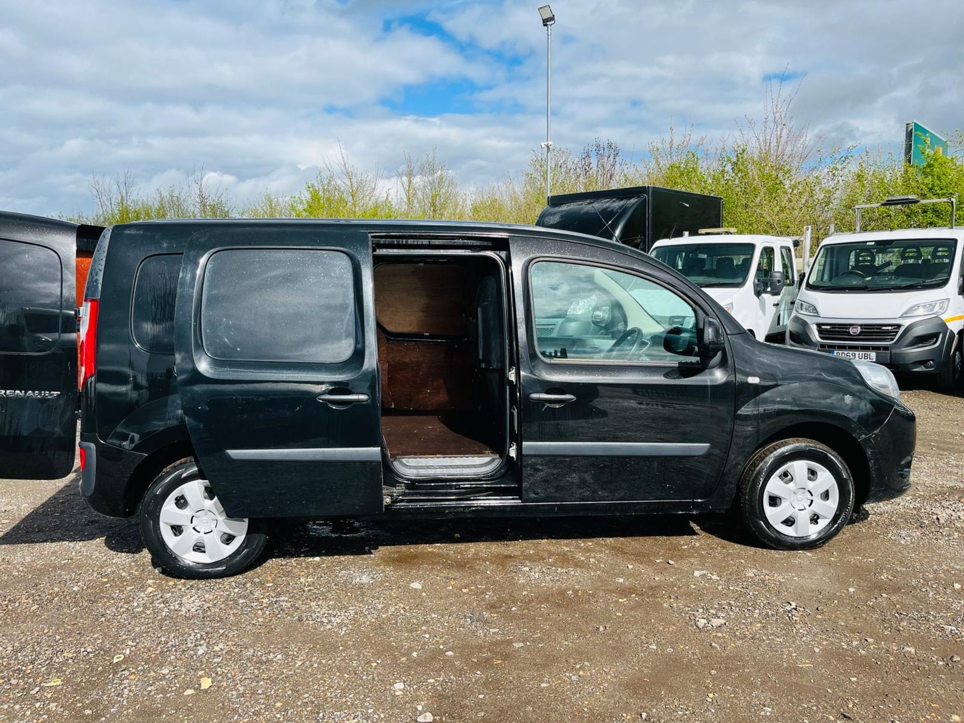 ** ON SALE ** Renault Kangoo Maxi LL21 1.5 DCI Energy 90 Business+ 2019'19 Reg' -A/C -ULEZ Compliant - Image 14 of 30