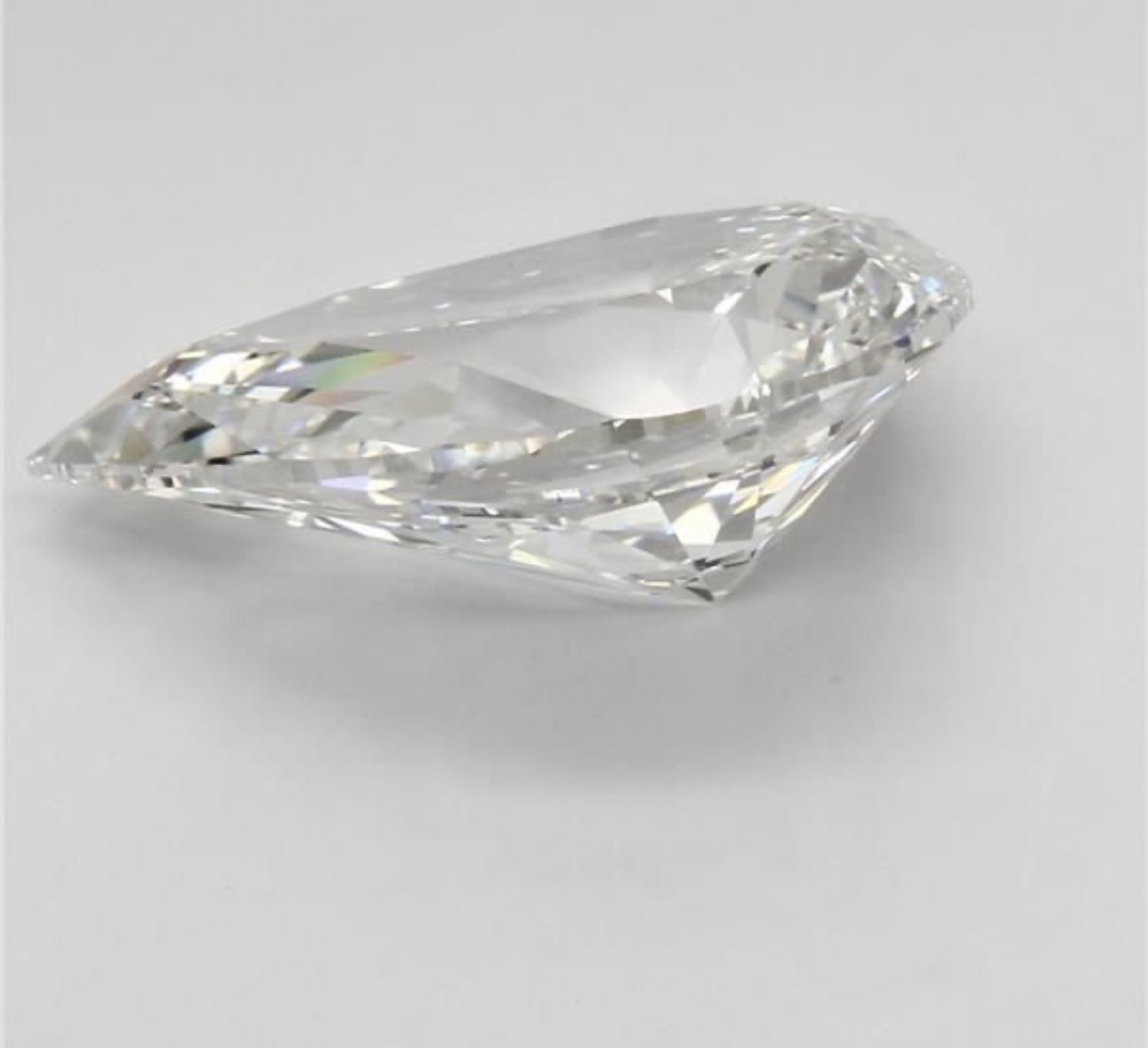 ** ON SALE ** Pear Cut 6.30 Carat Diamond E Colour VS1 Clarity EX EX - IGI - Image 4 of 6