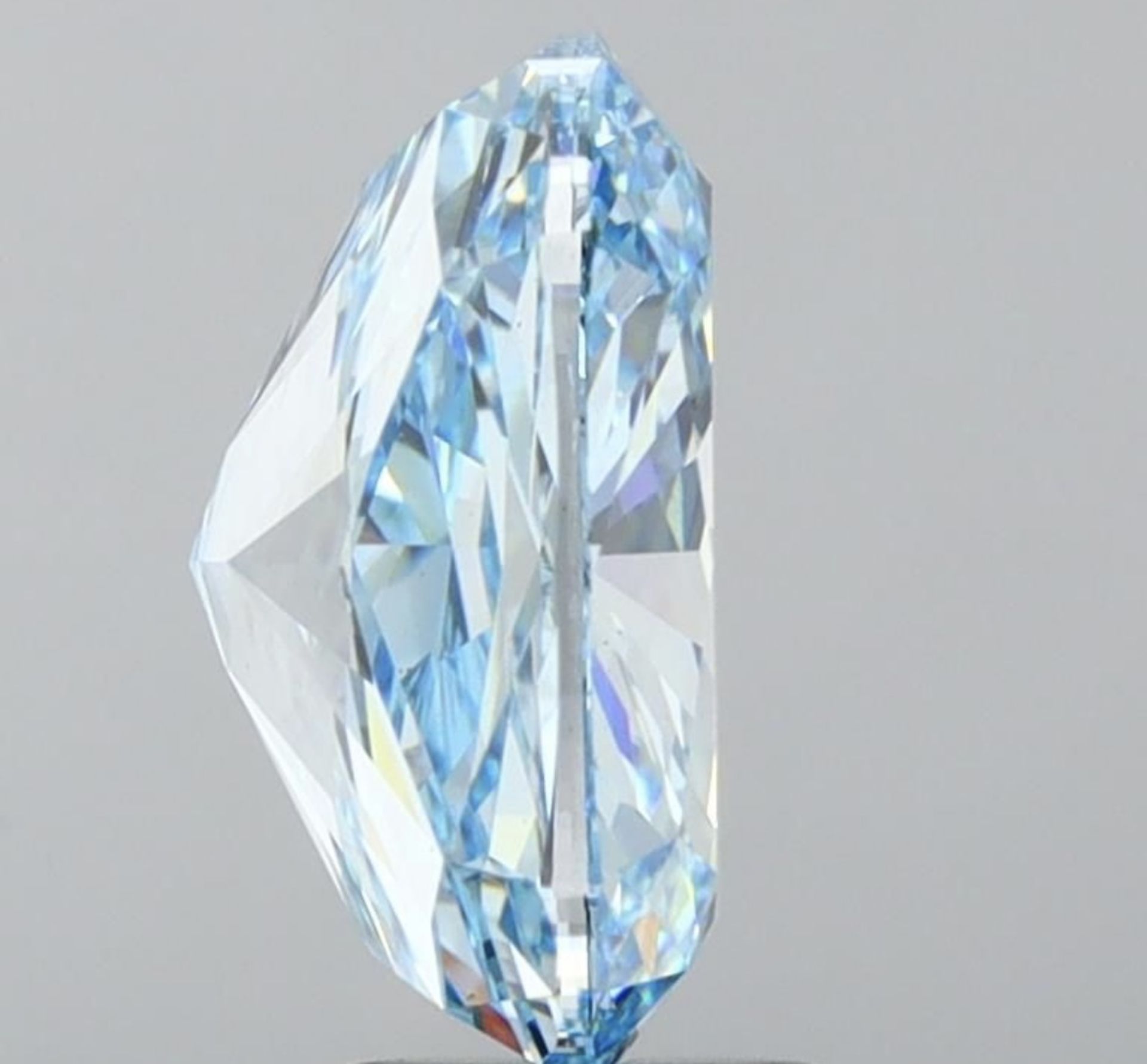 Cushion Brilliant Diamond 5.42 Carat Fancy Blue Colour VS2 Clarity EX EX - IGI - Bild 5 aus 7