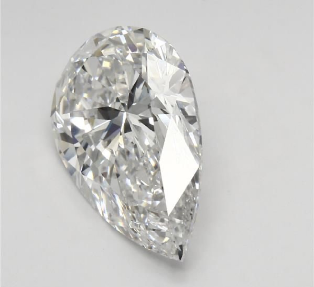 ** ON SALE ** Pear Cut 6.30 Carat Diamond E Colour VS1 Clarity EX EX - IGI - Image 3 of 6