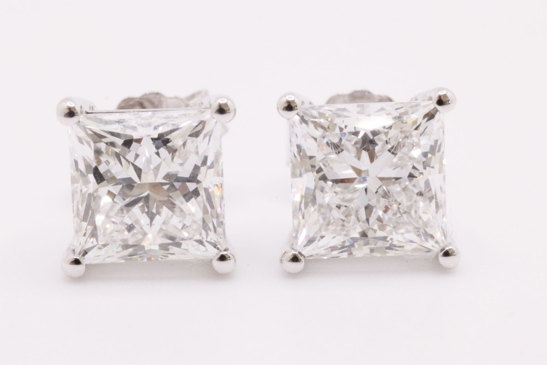 Princess Cut 4.00 Carat Diamond Earrings Set in 18kt White Gold - E Colour VVS Clarity - IGI