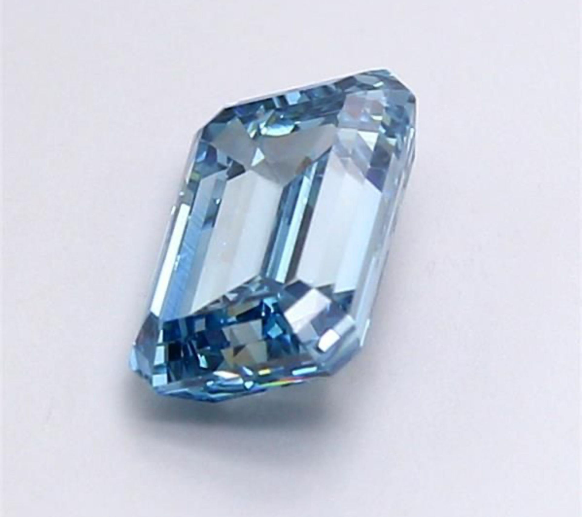 Emerald Cut Diamond Fancy Blue Colour VS1 Clarity 4.05 Carat EX EX - IGI - Bild 3 aus 9