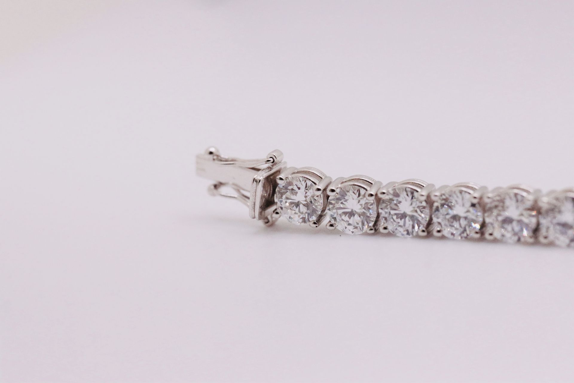 Round Brilliant Cut 21 Carat Diamond Tennis Bracelet D Colour VVS Clarity - 18Kt White Gold - IGI - Bild 6 aus 6