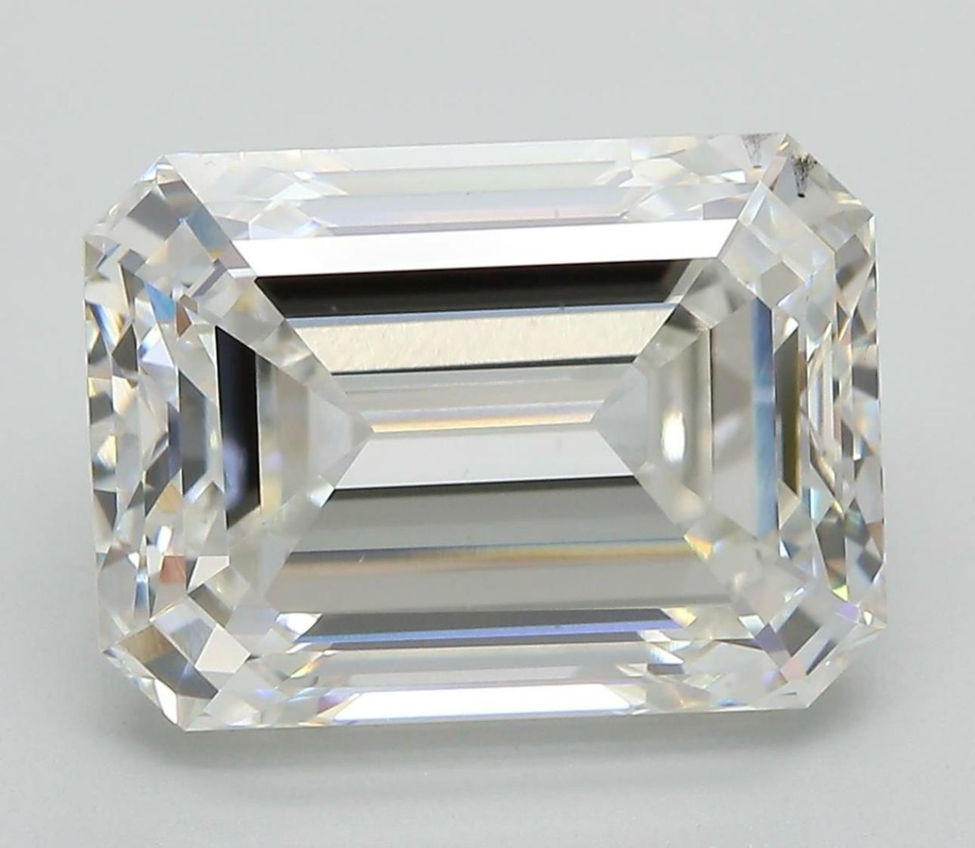 Emerald Cut Diamond F Colour VS2 Clarity 10.01 Carat EX EX - IGI - Image 2 of 10