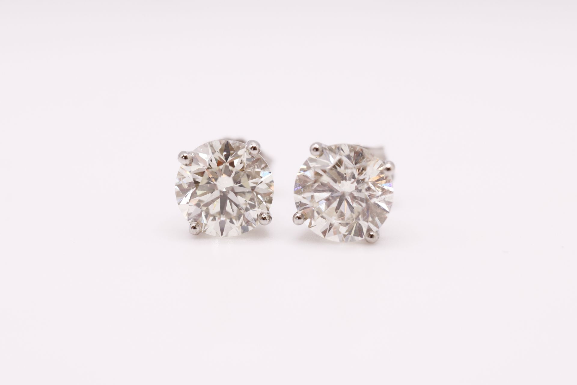 Round Brilliant Cut 3.00 Carat Natural Diamond Earrings 18kt White Gold - F Colour SI Clarity- IGI