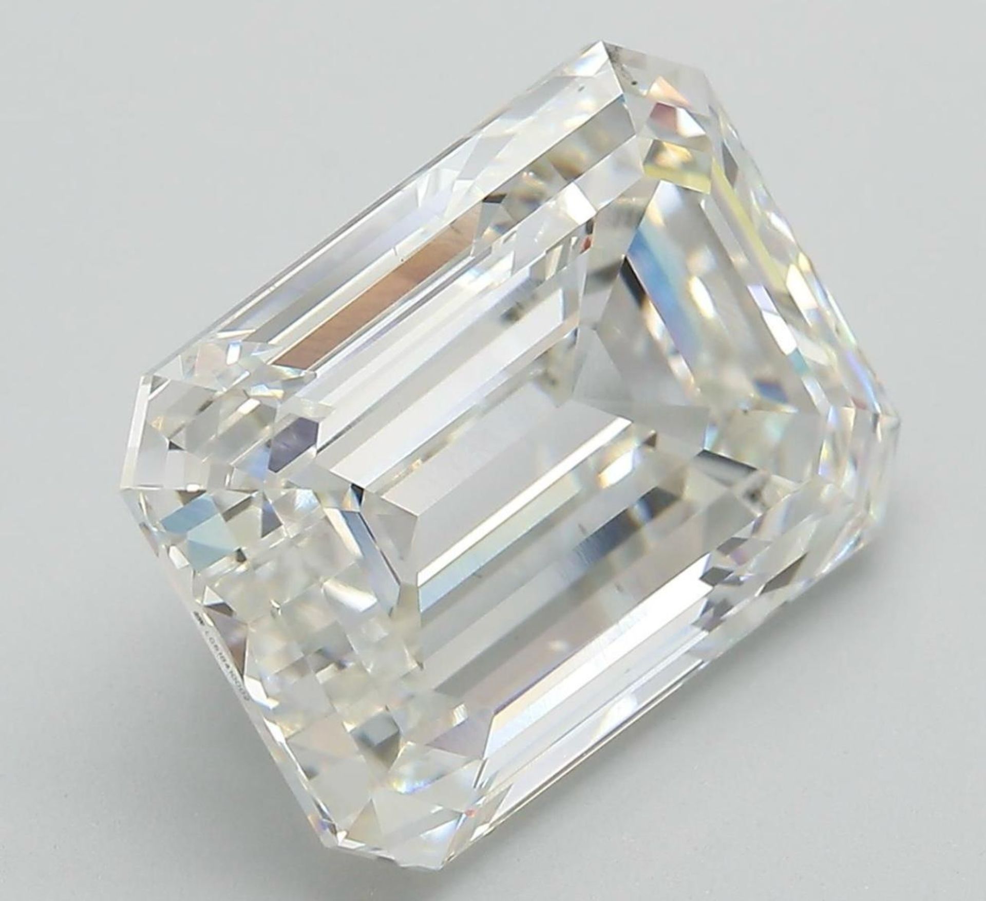 Emerald Cut Diamond F Colour VS2 Clarity 10.01 Carat EX EX - IGI - Image 3 of 10