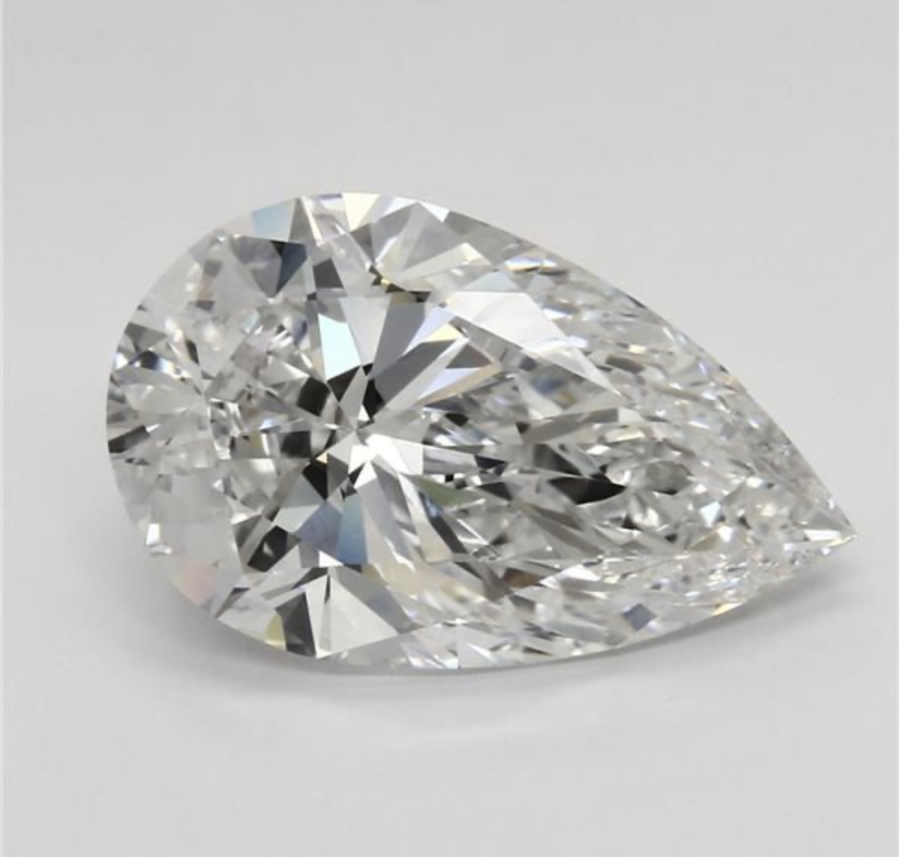 ** ON SALE ** Pear Cut 6.30 Carat Diamond E Colour VS1 Clarity EX EX - IGI - Image 2 of 6