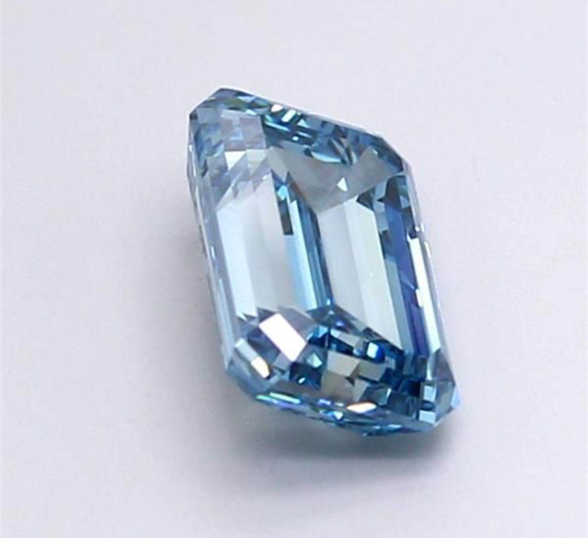 Emerald Cut Diamond Fancy Blue Colour VS1 Clarity 4.05 Carat EX EX - IGI - Bild 5 aus 9