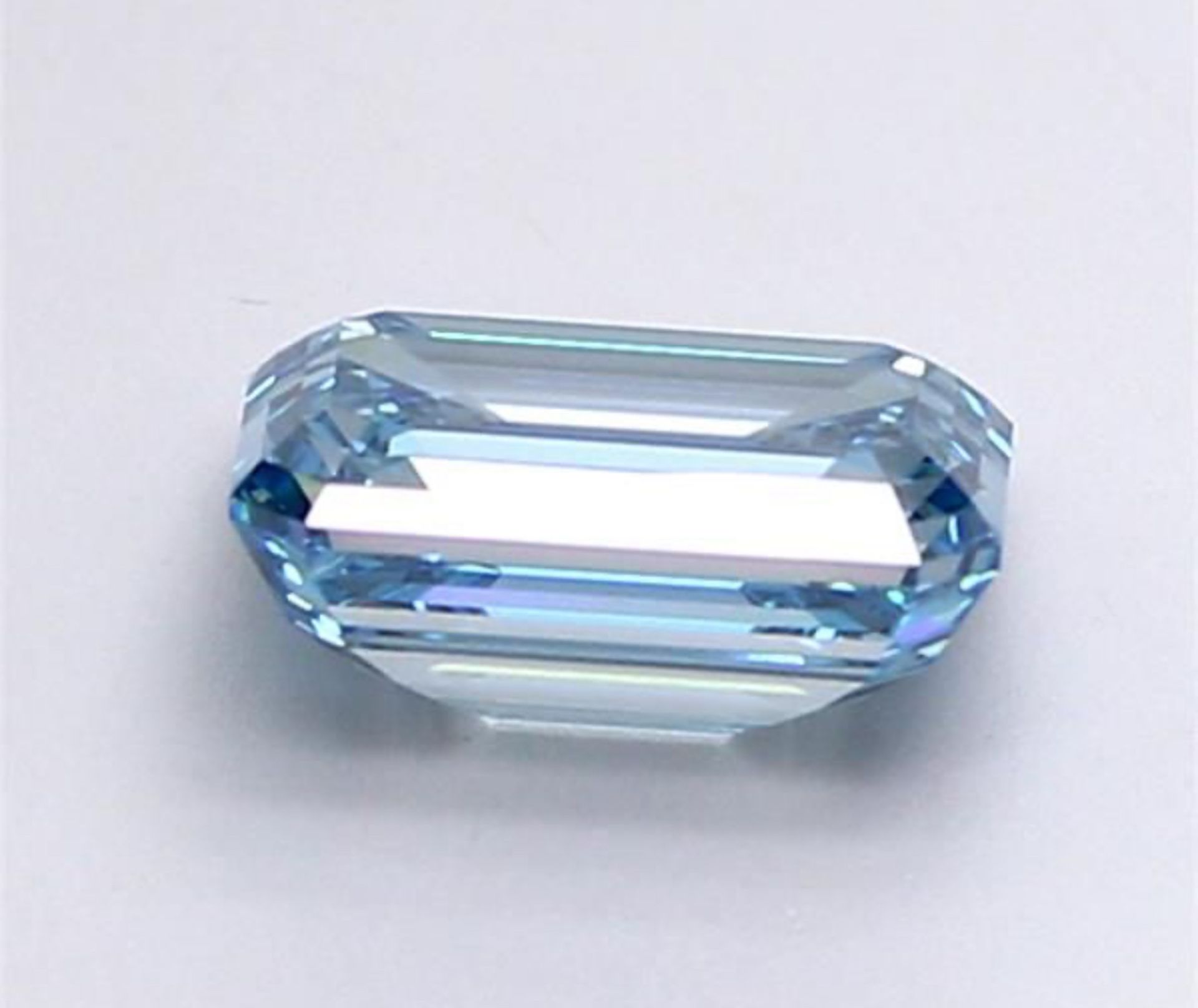 Emerald Cut Diamond Fancy Blue Colour VS1 Clarity 4.05 Carat EX EX - IGI - Bild 4 aus 9