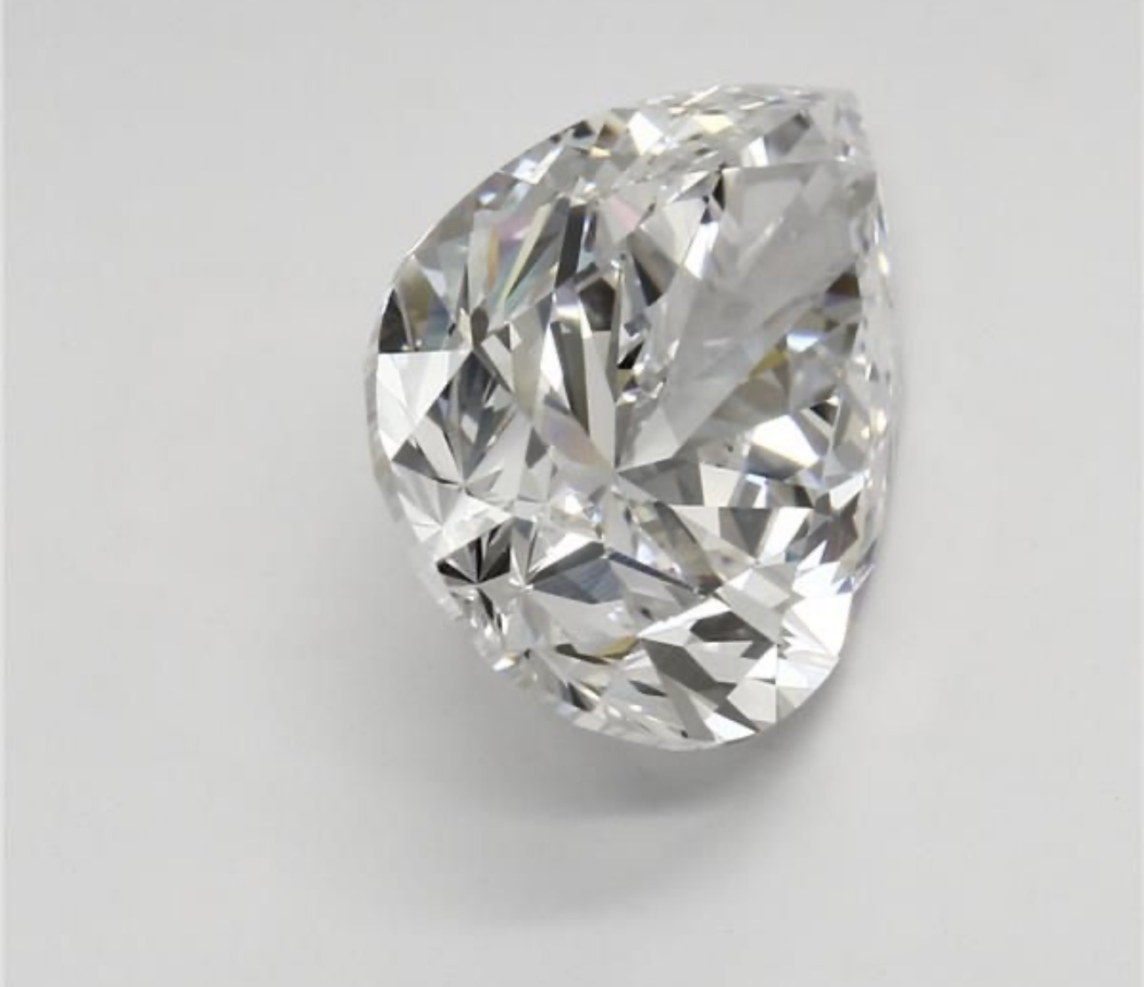 ** ON SALE ** Pear Cut 6.30 Carat Diamond E Colour VS1 Clarity EX EX - IGI - Image 5 of 6