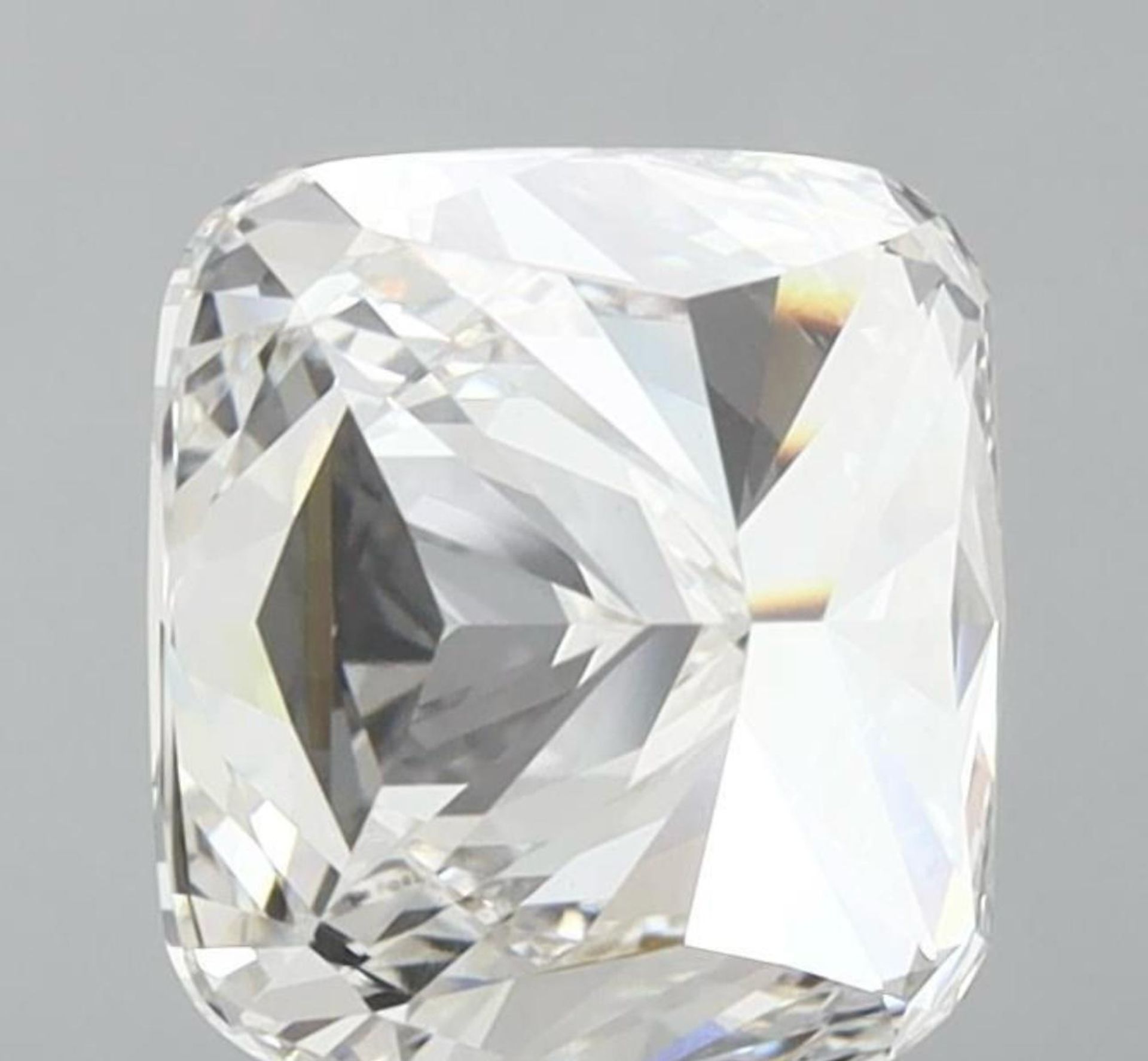 Cushion Brilliant Cut Diamond F Colour VS1 Clarity 8.05 Carat EX EX - IGI - Image 4 of 9