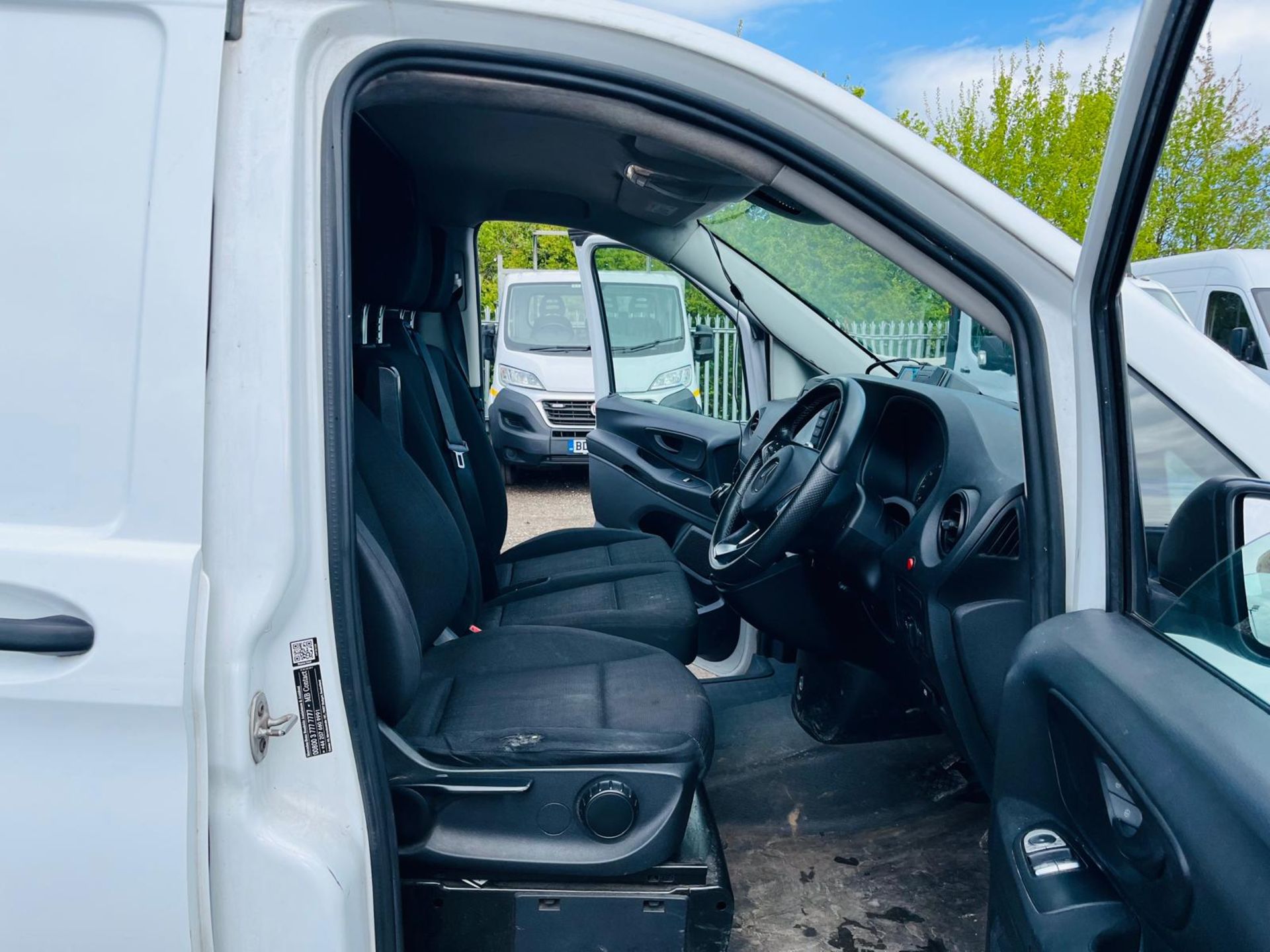 Mercedes Benz Vito 114 CDI RWD Fridge/Freezer 2.1 2019 '69 Reg '-ULEZ Compliant-Parking Sensors-A/C - Image 15 of 27