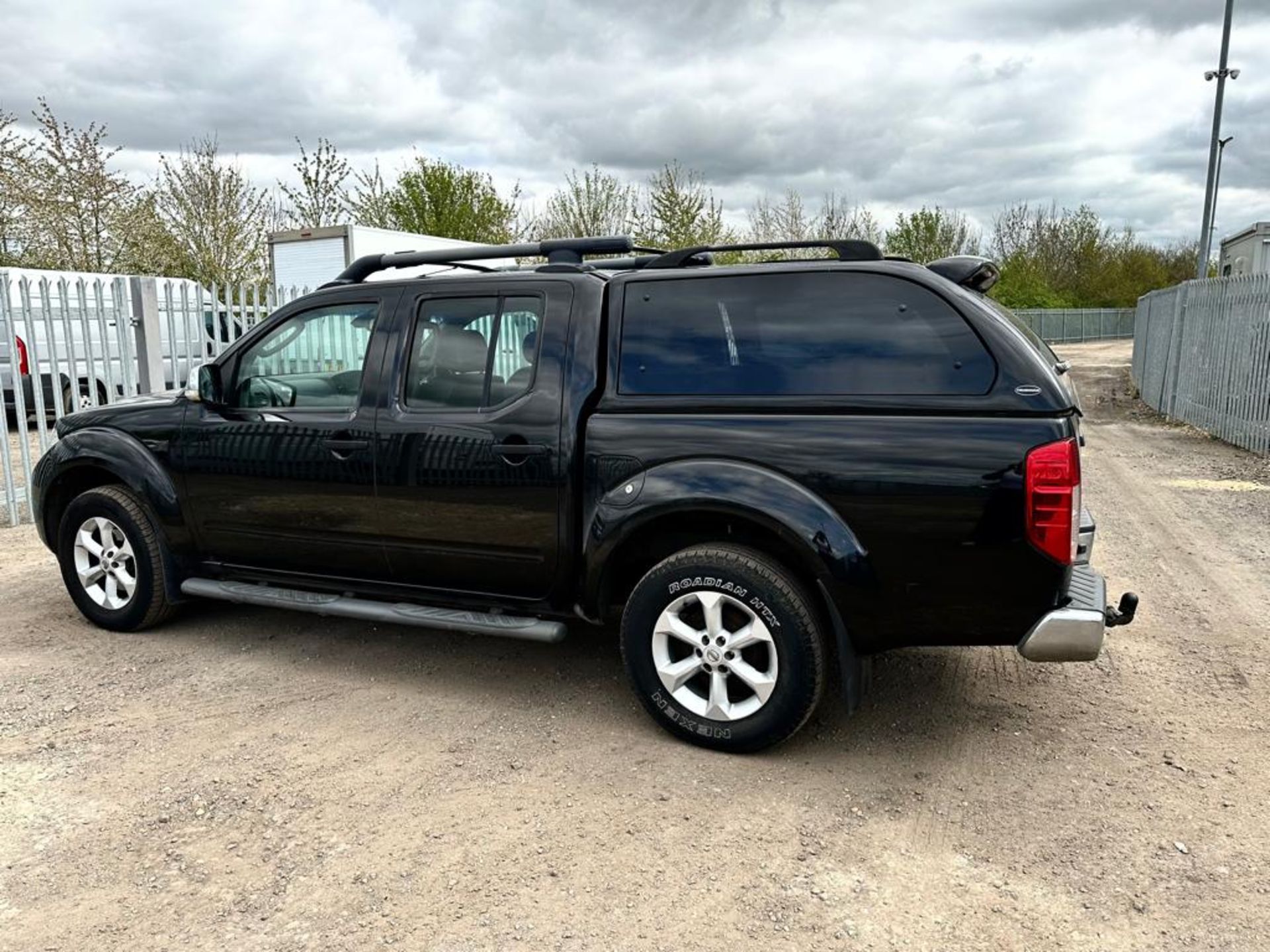 ** ON SALE ** Nissan Navara Tekna DCI 190 4WD 2.5 2015 '15 Reg' - A/C - Alloy Wheels - Tow Bar - Image 6 of 36