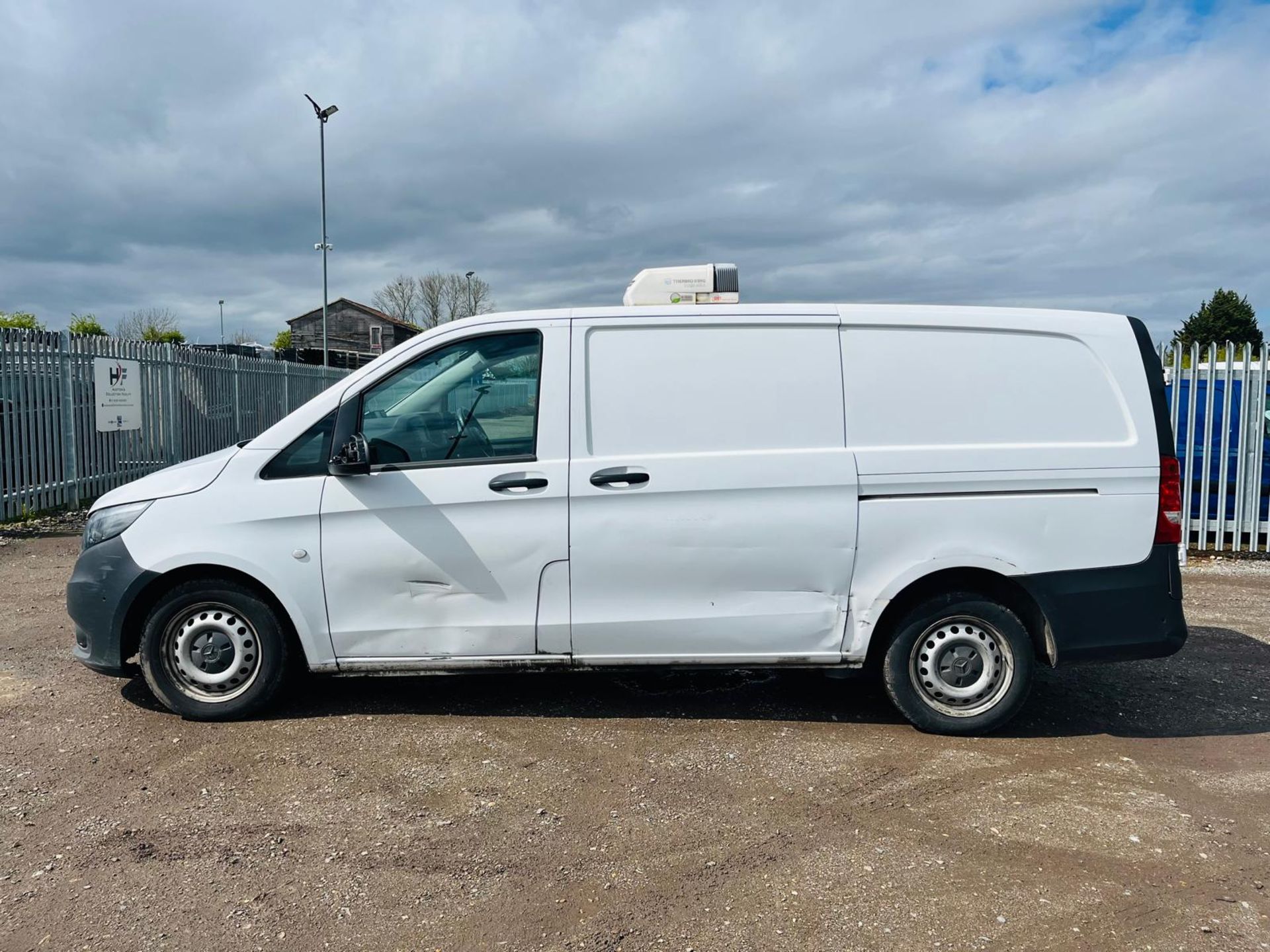 Mercedes Benz Vito 114 CDI RWD Fridge/Freezer 2.1 2019 '19 Reg '-ULEZ Compliant-Parking Sensors-A/C - Image 4 of 27