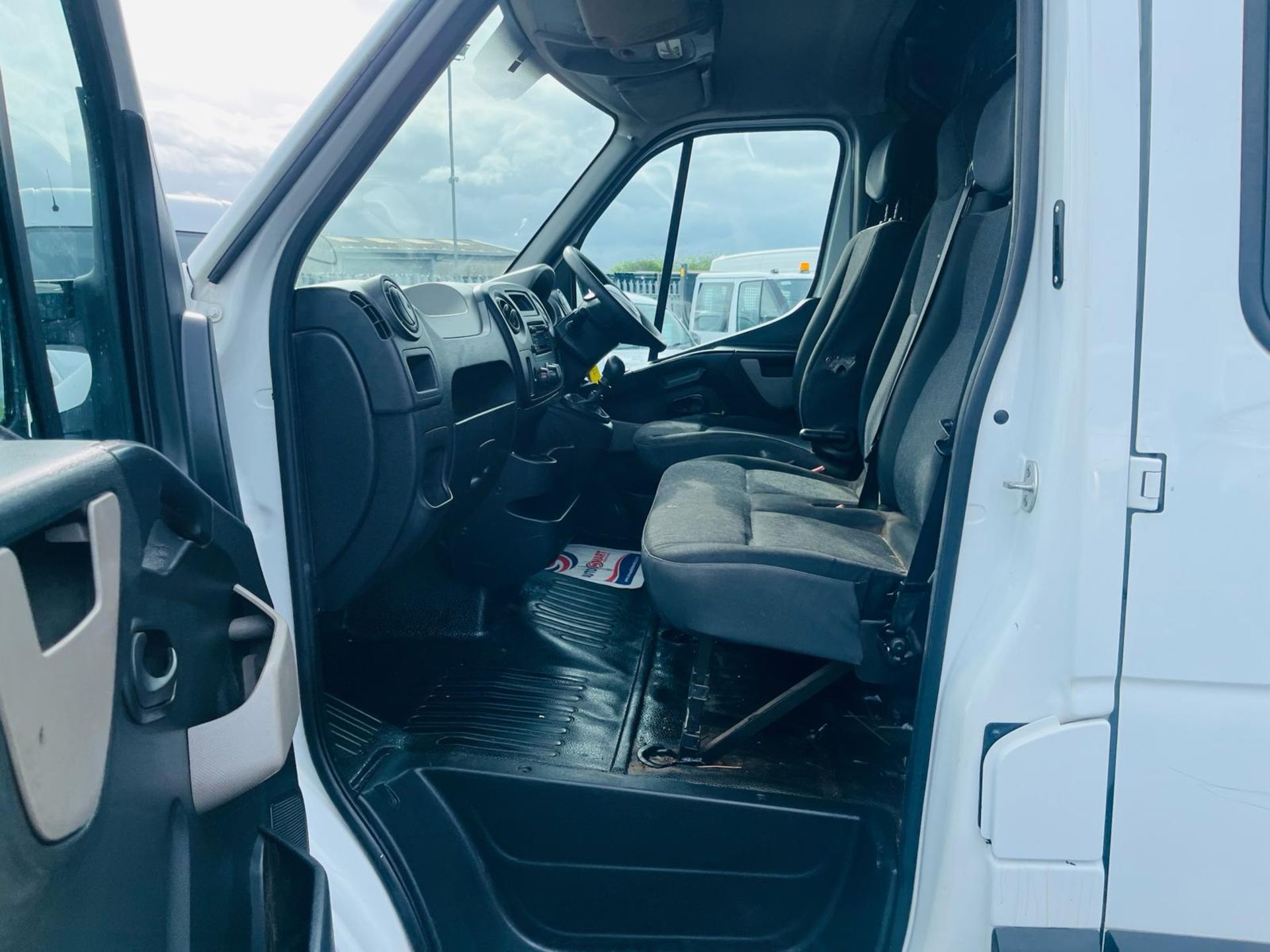 Vauxhall Movano 3.5T 2.3 CDTI 125 L3H1 Dropside CrewCab -Bluetooth Handsfree -1 Former Keeper - Image 18 of 27