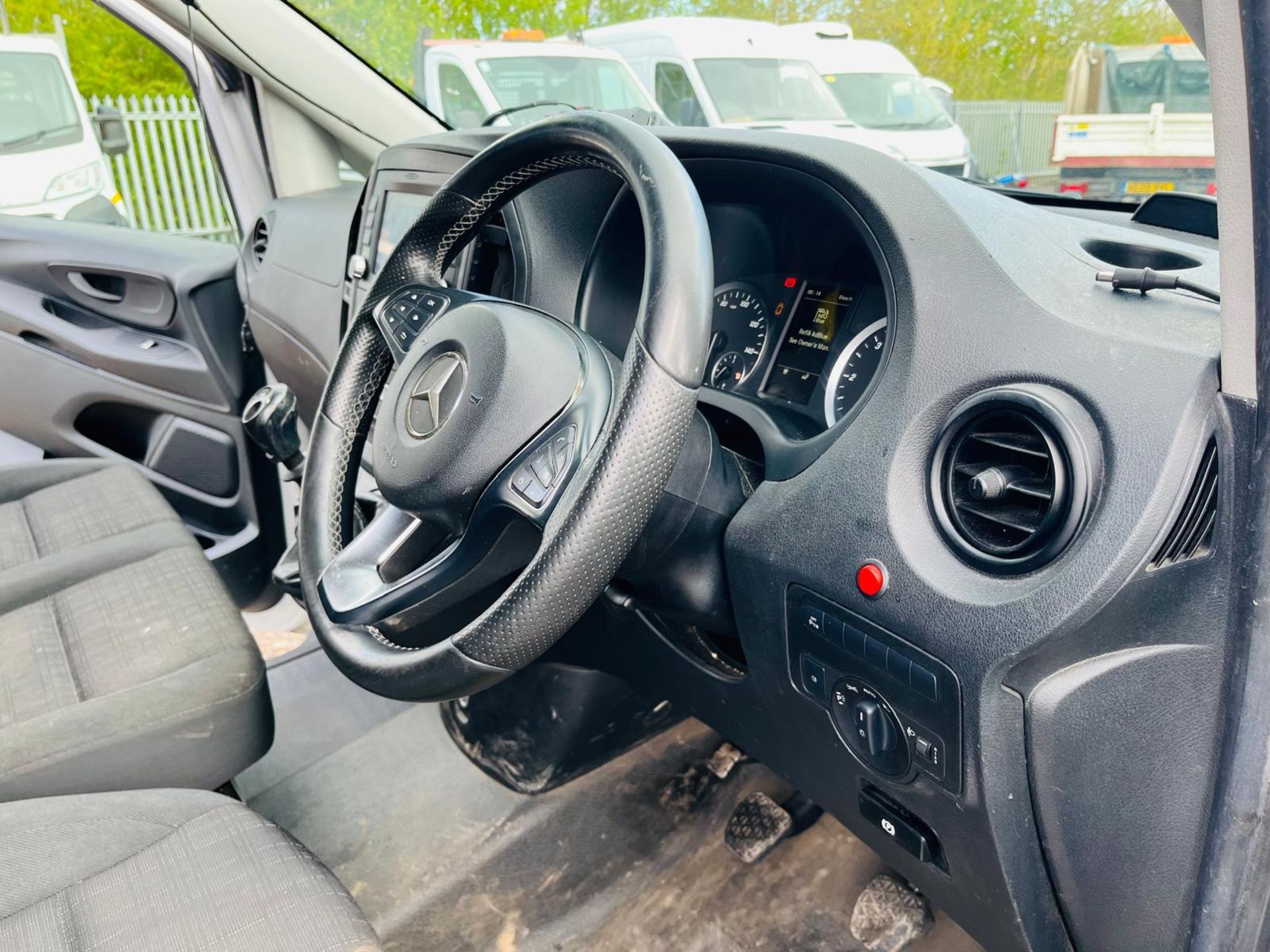 Mercedes Benz Vito 114 CDI RWD Fridge/Freezer 2.1 2019 '69 Reg '-ULEZ Compliant-Parking Sensors-A/C - Image 17 of 27