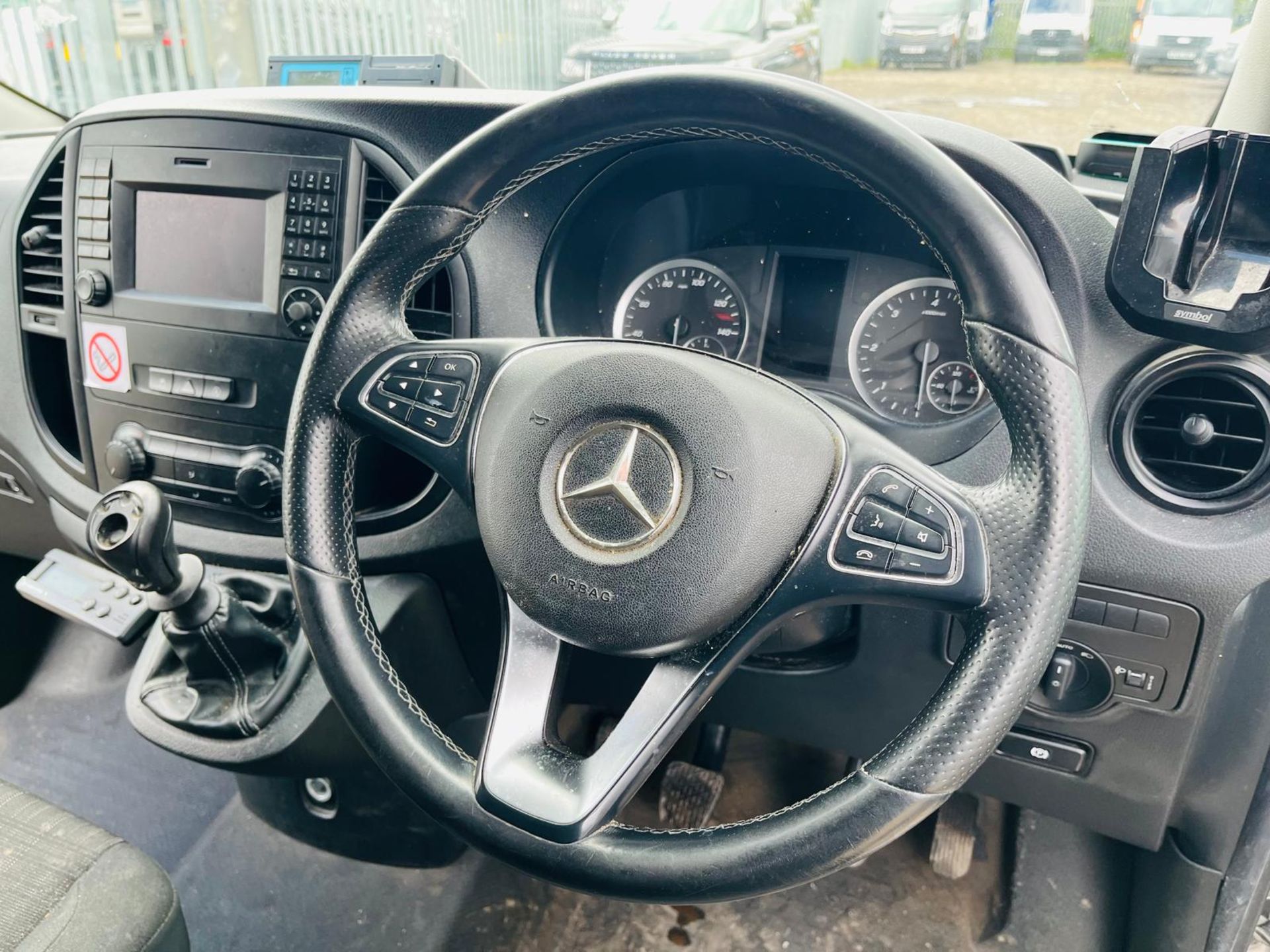 Mercedes Benz Vito 114 CDI RWD Fridge/Freezer 2.1 2019 '19 Reg '-ULEZ Compliant-Parking Sensors-A/C - Image 19 of 27