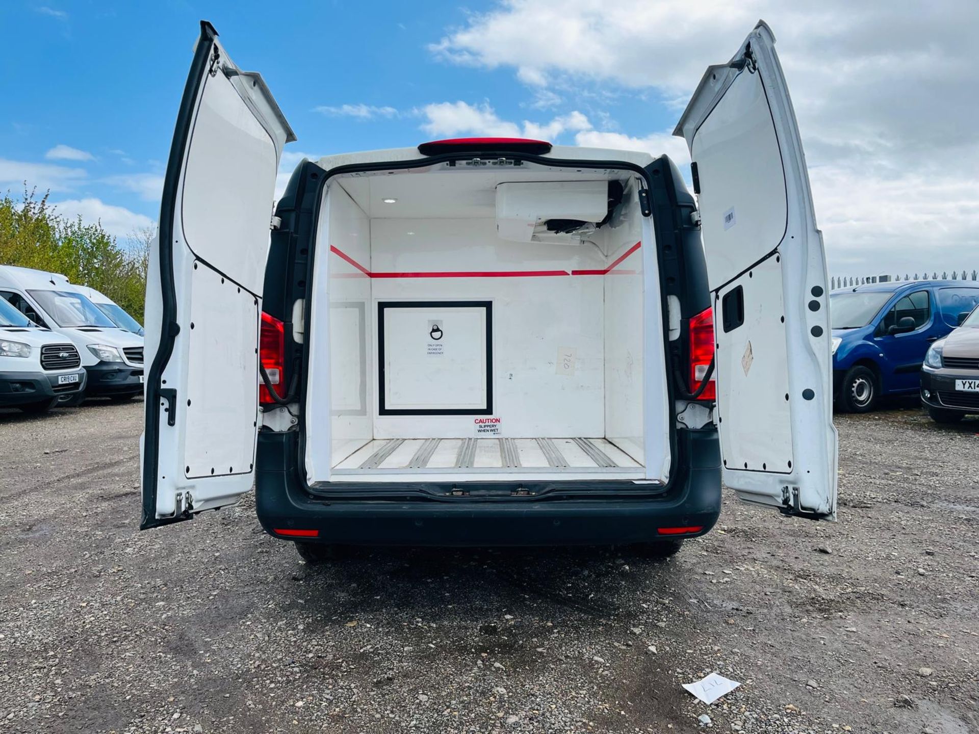 Mercedes Benz Vito 114 CDI RWD Fridge/Freezer 2.1 2019 '69 Reg '-ULEZ Compliant-Parking Sensors-A/C - Image 10 of 27