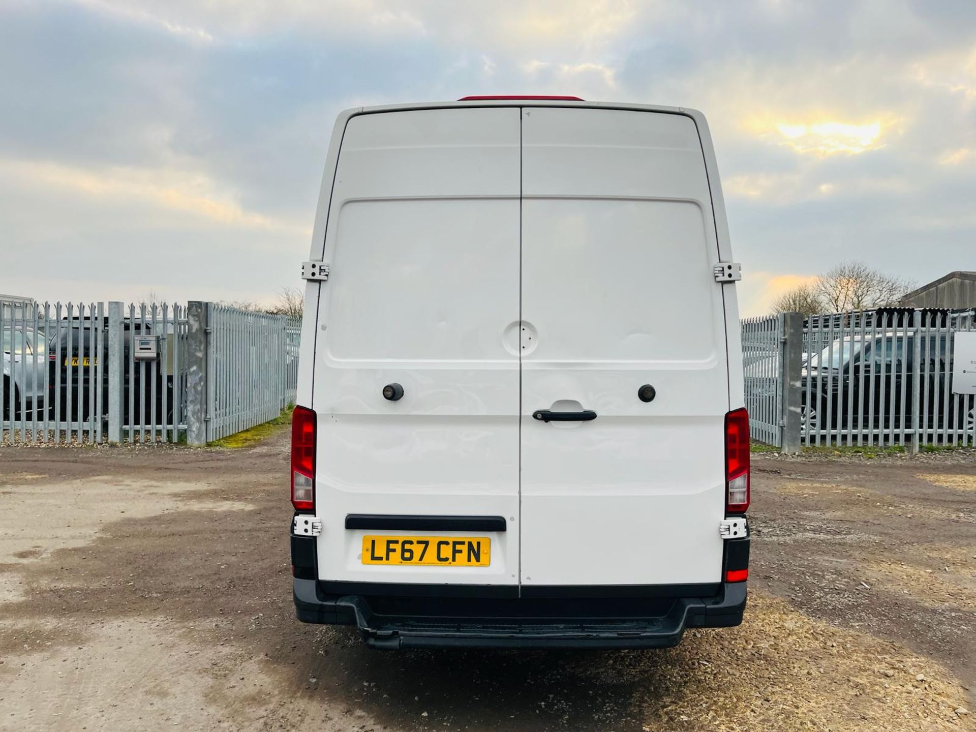 ** ON SALE ** Volkswagen Crafter Cr35 Startline 140 2.0 Tdi L2H3 Fridge/Freezer 2017 '67 Reg' - Image 9 of 28