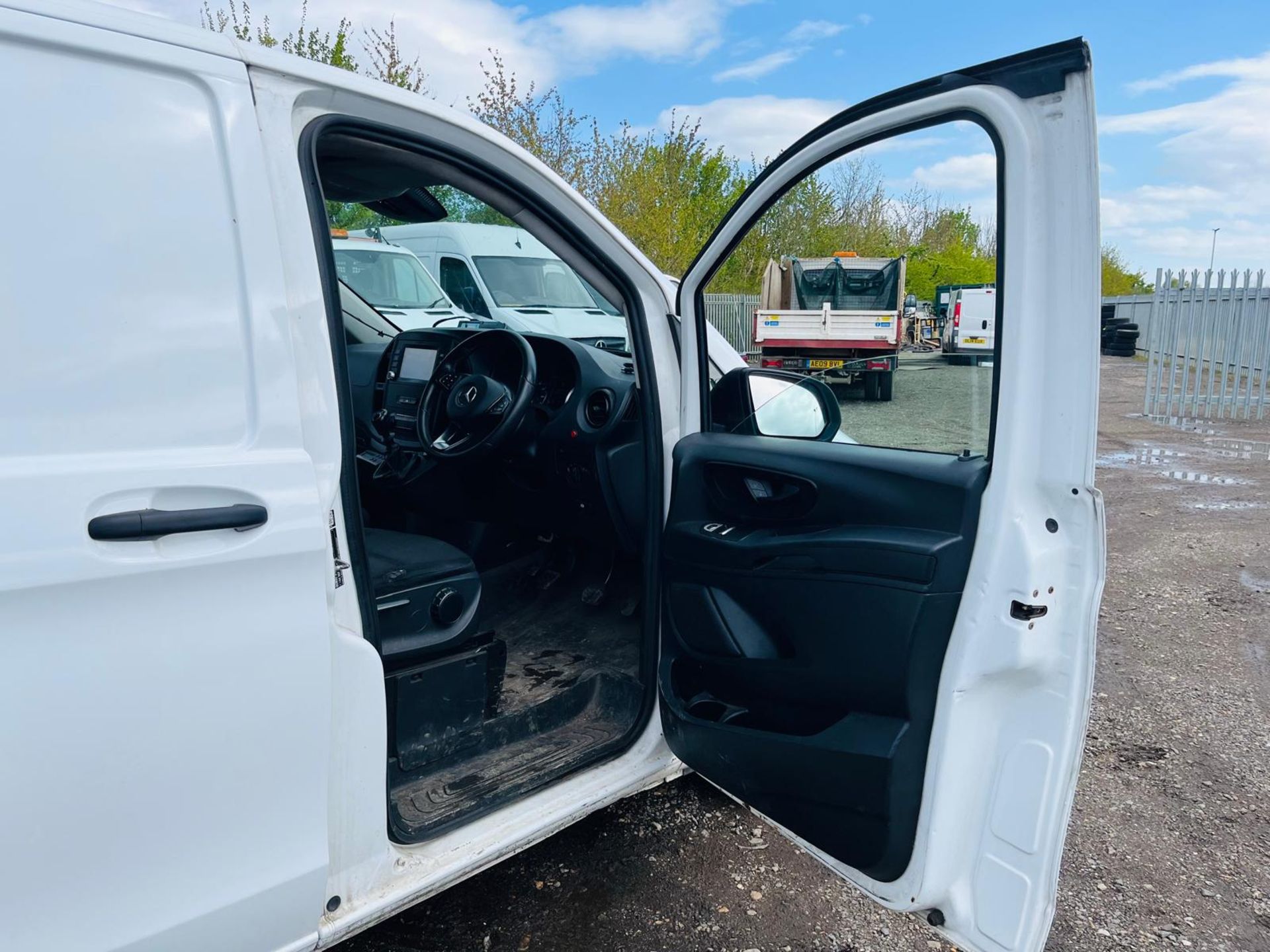 Mercedes Benz Vito 114 CDI RWD Fridge/Freezer 2.1 2019 '69 Reg '-ULEZ Compliant-Parking Sensors-A/C - Image 14 of 27