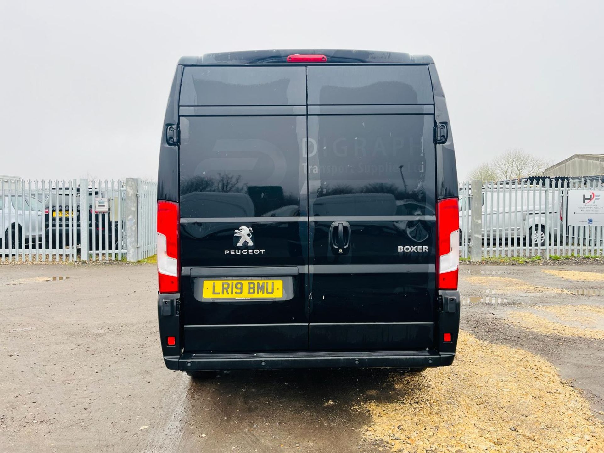 ** ON SALE ** Peugeot Boxer 335 2.0 Bluehdi 130 Professional L2H2 Panel Van 2019 '19 Reg' -ULEZ - Image 8 of 26