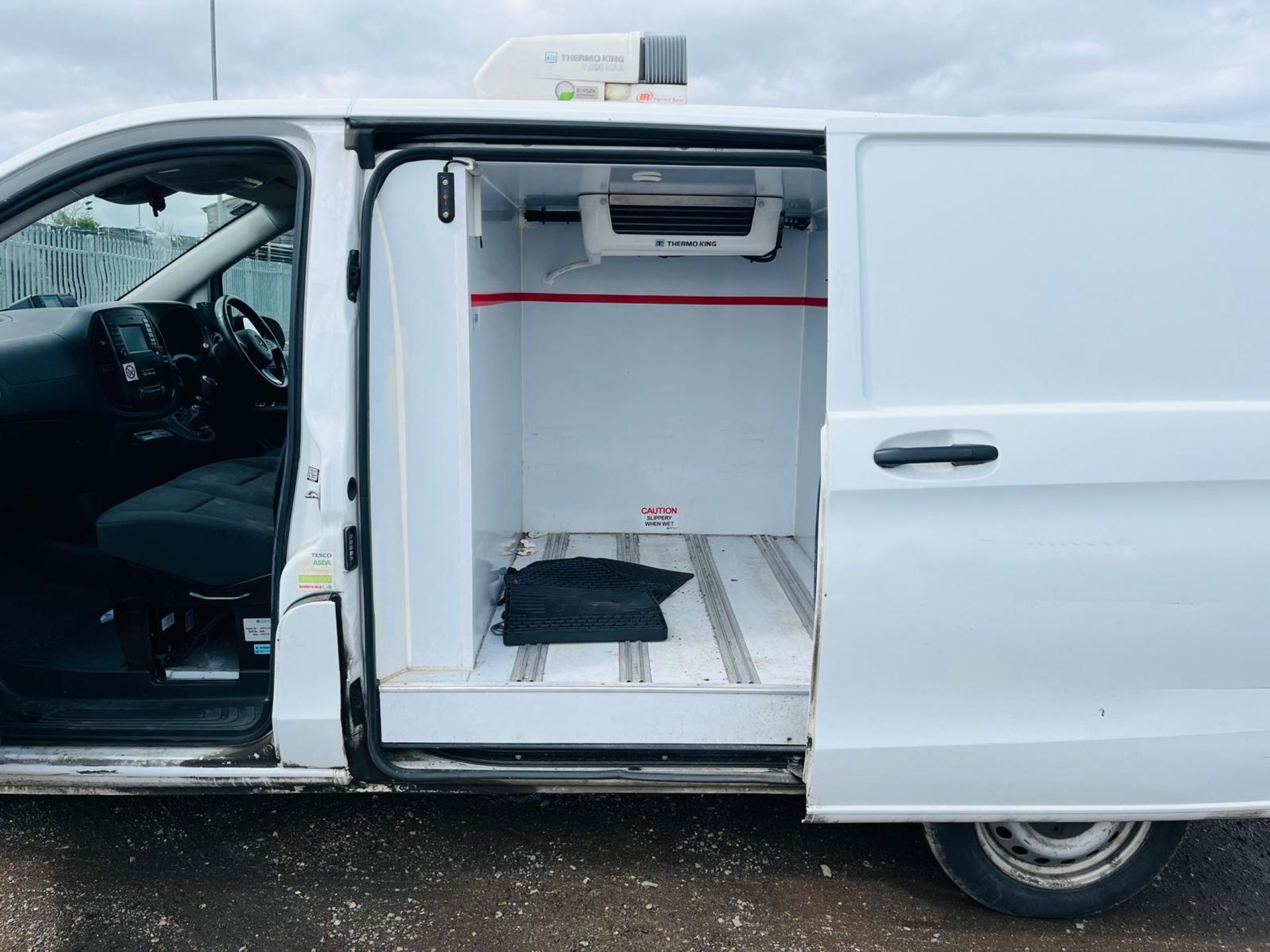 Mercedes Benz Vito 114 CDI RWD Fridge/Freezer 2.1 2019 '19 Reg '-ULEZ Compliant-Parking Sensors-A/C - Image 5 of 27