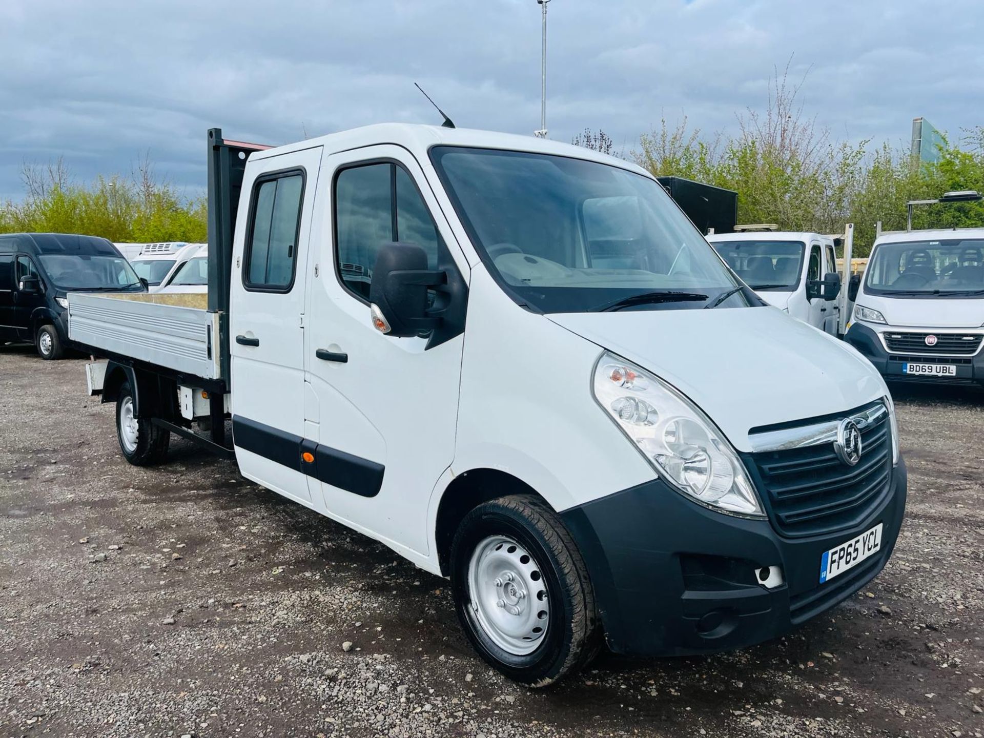 Vauxhall Movano 3.5T 2.3 CDTI 125 L3H1 Dropside CrewCab -Bluetooth Handsfree -1 Former Keeper