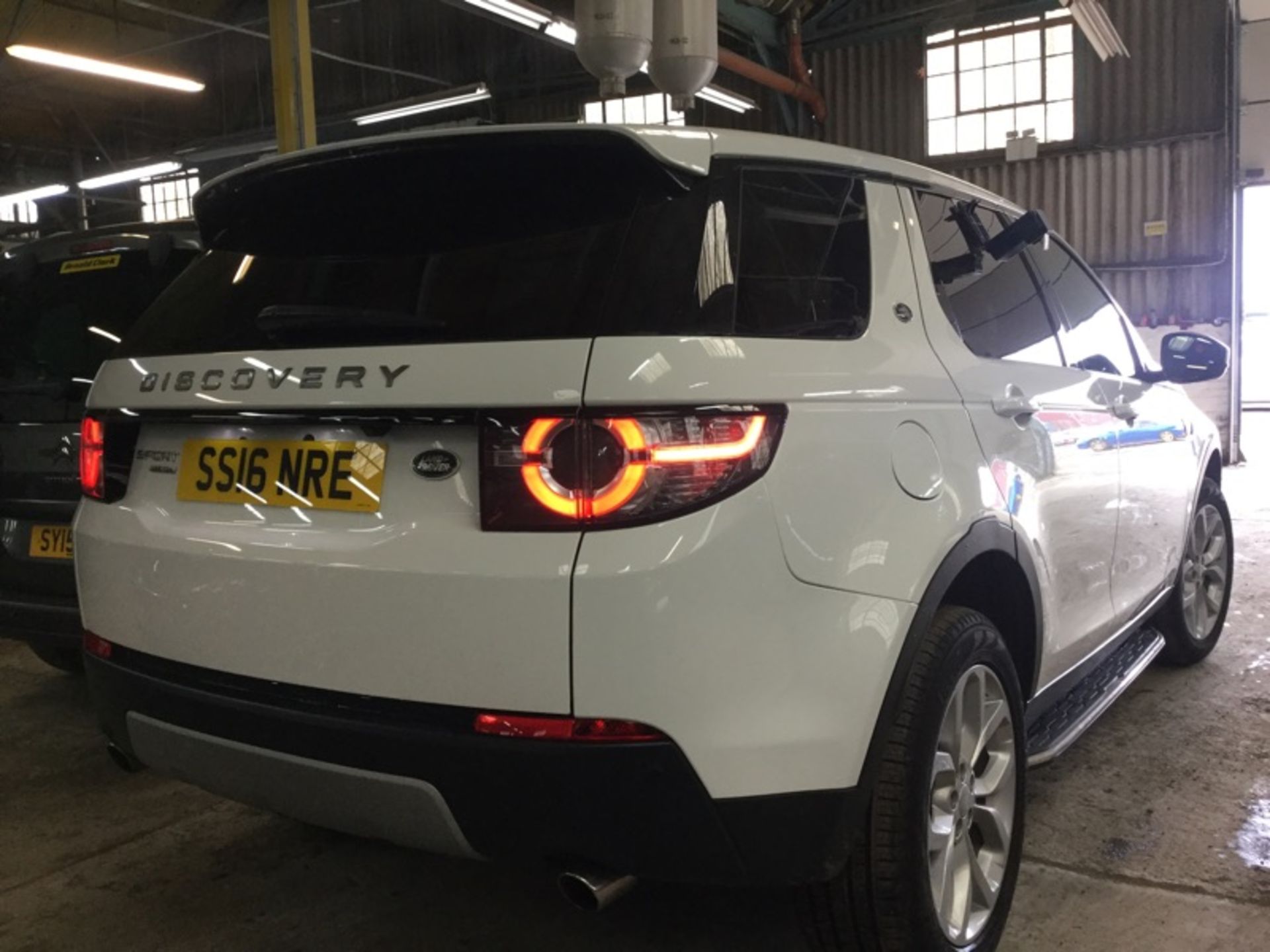 ** ON SALE ** Land Rover Discovery Sport TD4 180 HSE 2.0 2016'16 Reg'-Alloy Wheels-7 seats- - Image 5 of 9