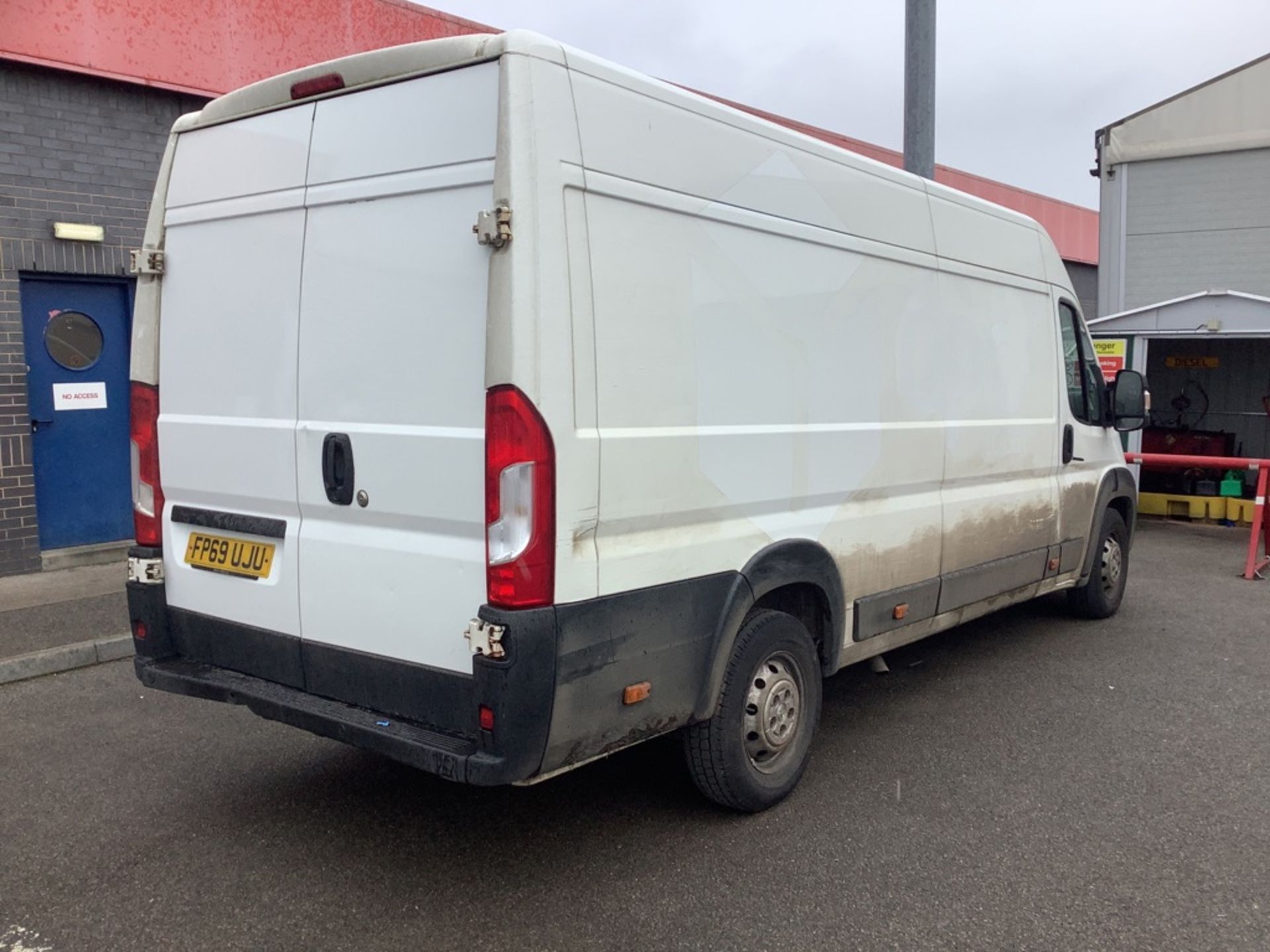 Peugeot Boxer Professional 435 BlueHDI 140 2.2 L4 H2 2019 '69 Reg' - A/C -ULEZ Compliant -Bluetooth - Image 6 of 9