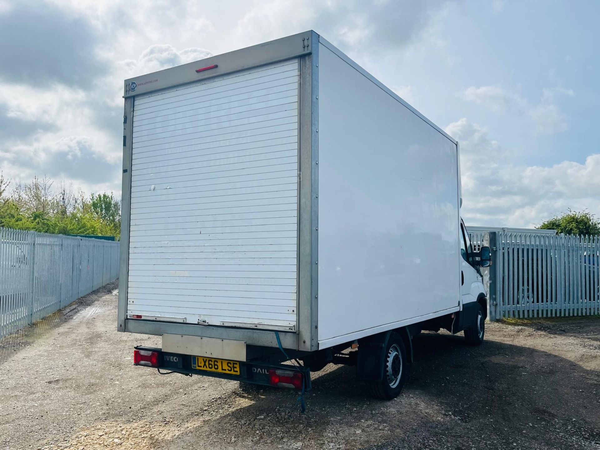 IVECO Daily Luton 35S14 MWB 2.3 3.5 Tonne 2016 '66 Reg' - ULEZ Compliant - Power Windows - Image 9 of 22