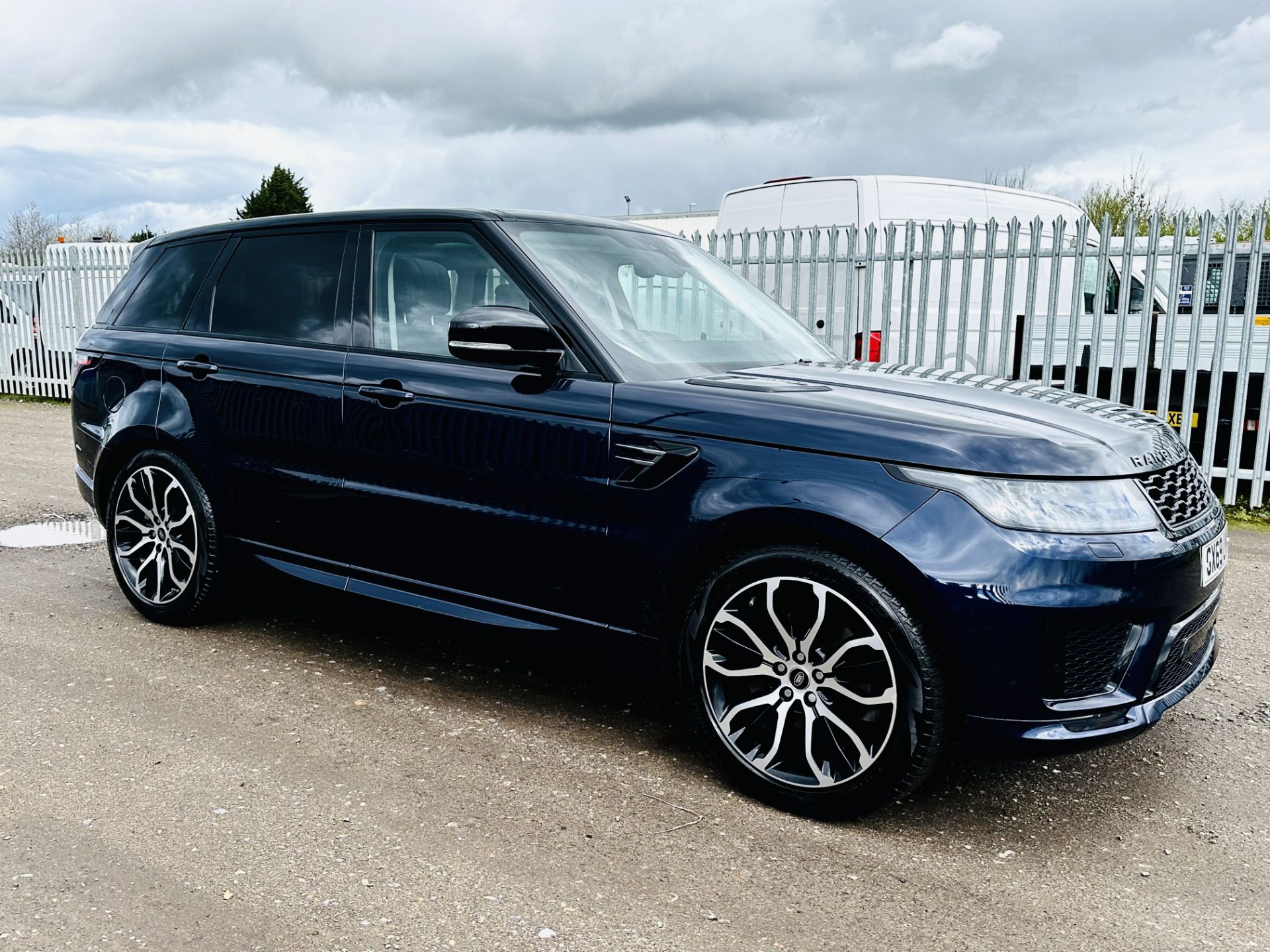 **ON SALE** Land Rover Range Rover Sport 3.0 SDV6 HSE DYNAMIC 2020 '69 Reg'- Only 47544 Miles - Image 2 of 30