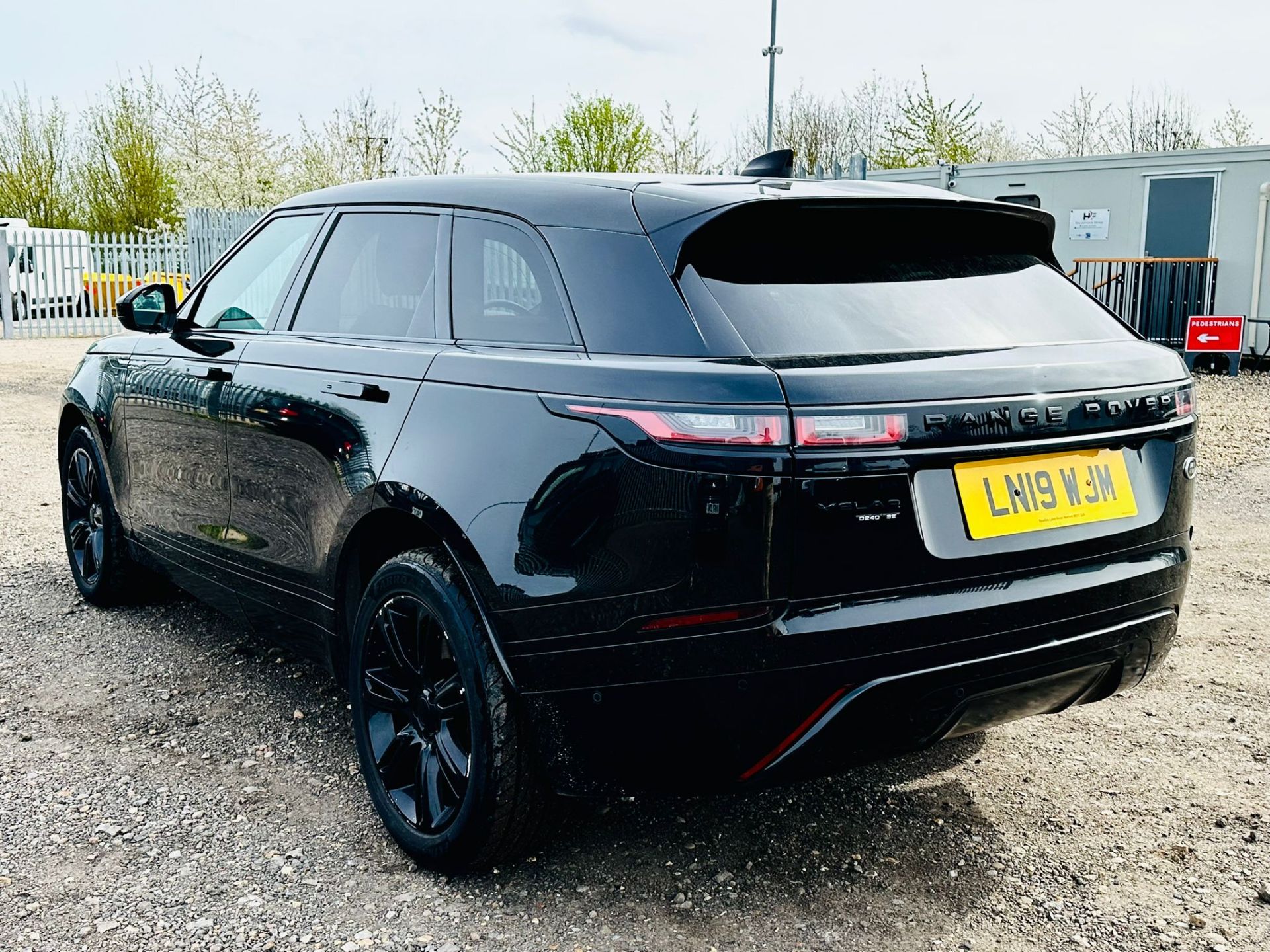 ** ON SALE ** Land Rover Range Rover Velar 2.0 D240 SE 2019'19 Reg' -ULEZ Compliant -A/C -Sat Nav - Image 7 of 22