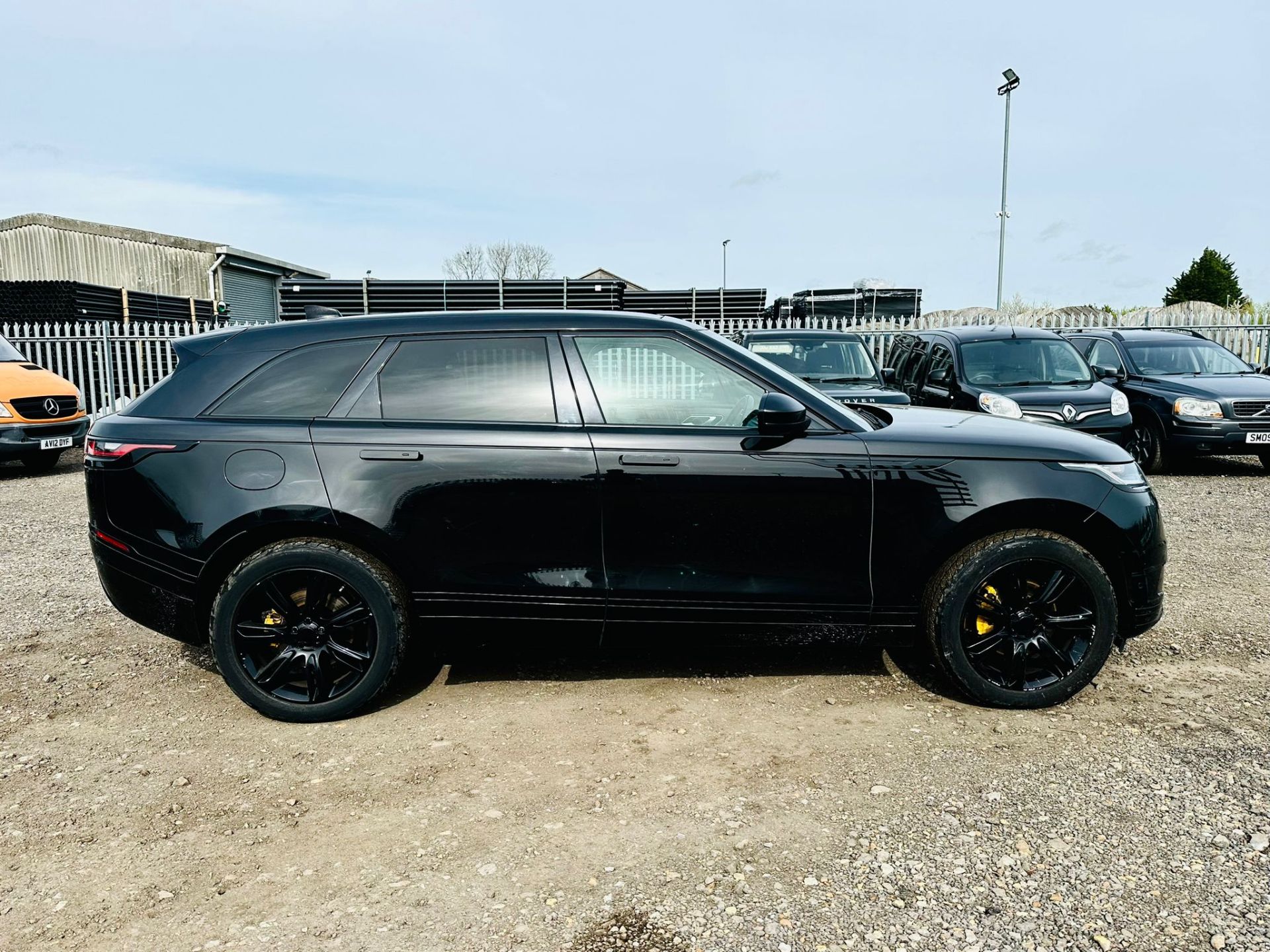 ** ON SALE ** Land Rover Range Rover Velar 2.0 D240 SE 2019'19 Reg' -ULEZ Compliant -A/C -Sat Nav - Image 10 of 22