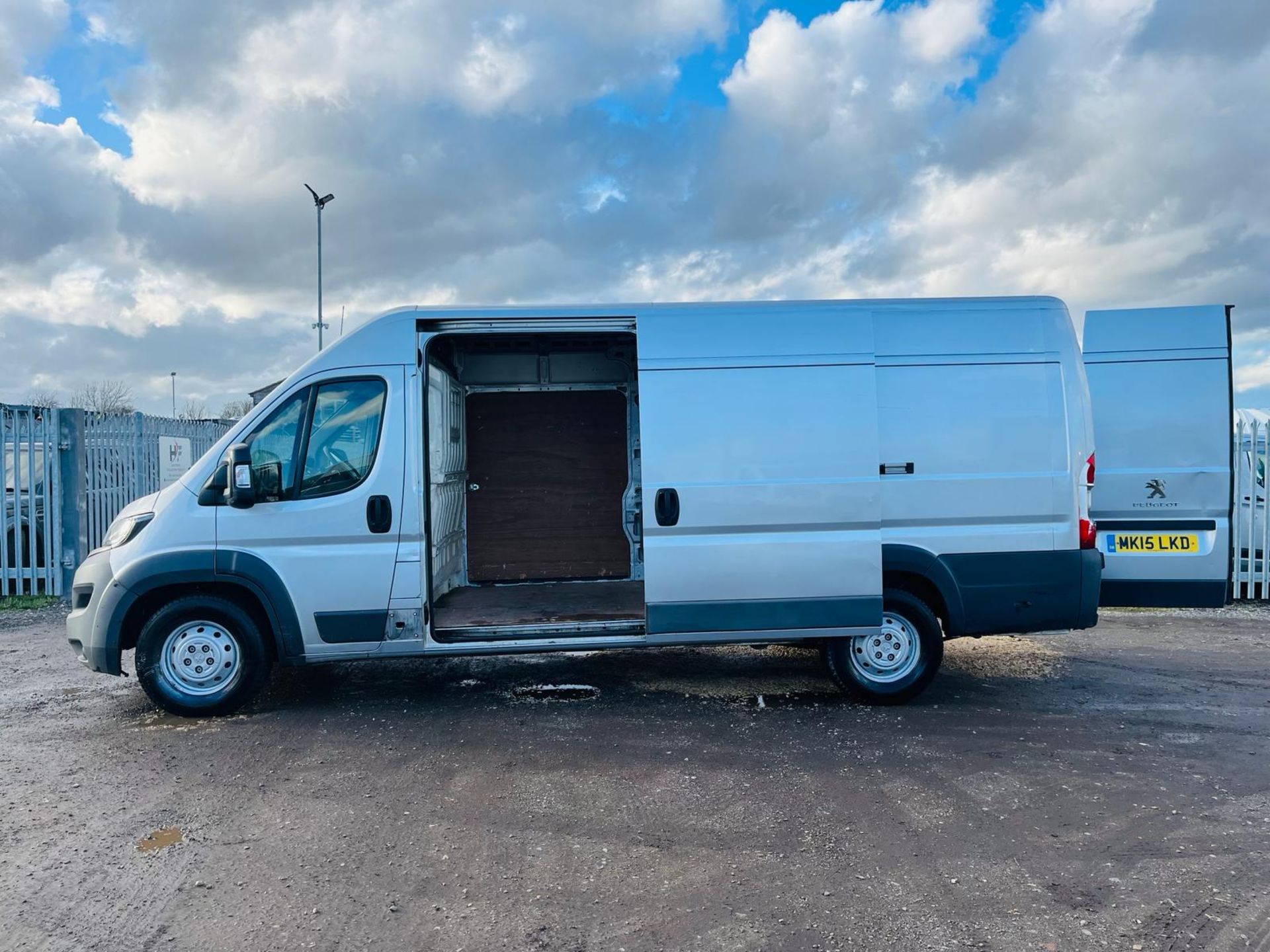 ** ON SALE ** Peugeot Boxer 2.2 HDI 130 Professional 435 L4H2 2015'15 Reg' -A/C-Sat Nav - Image 5 of 28