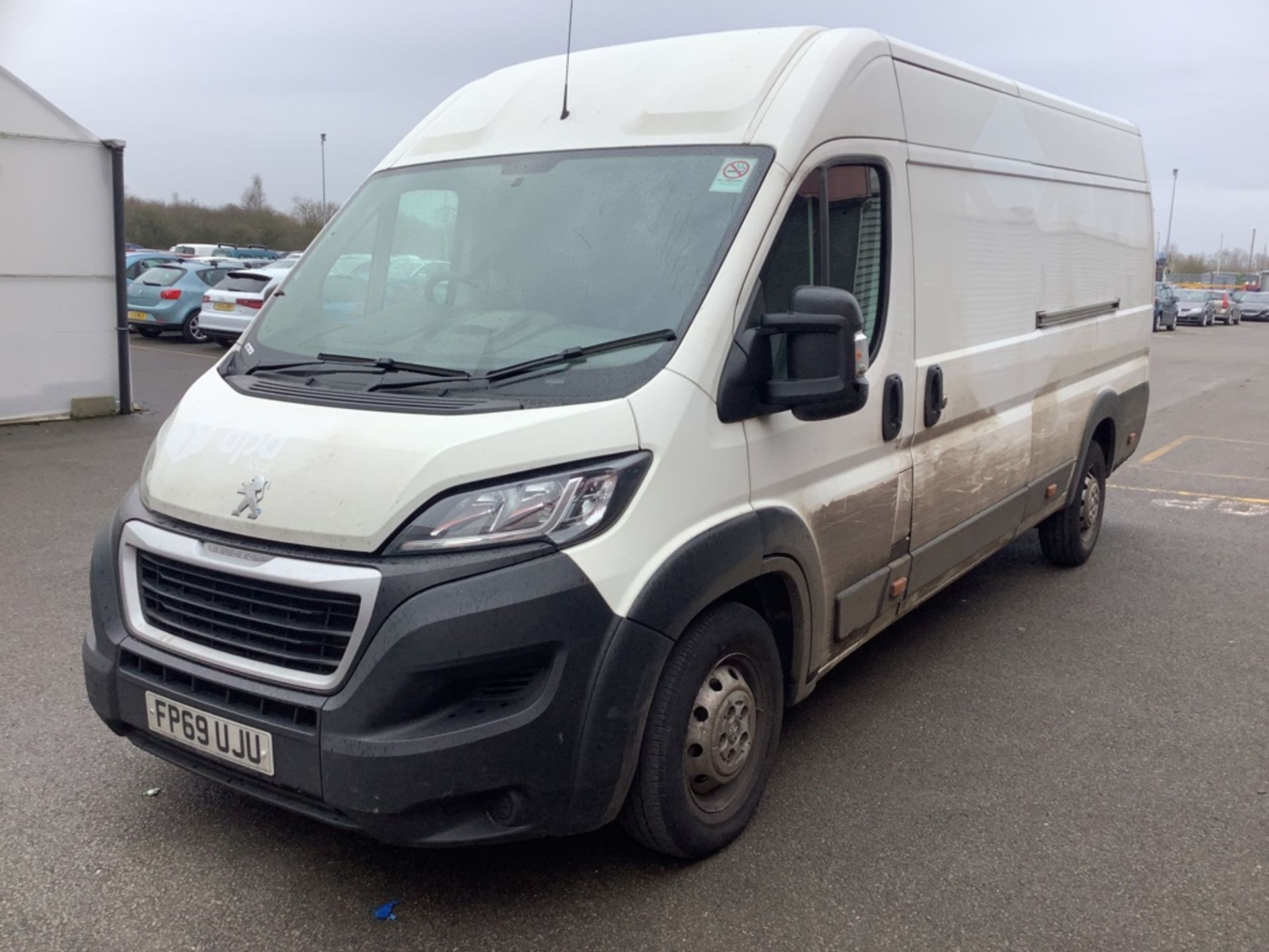 Peugeot Boxer Professional 435 BlueHDI 140 2.2 L4 H2 2019 '69 Reg' - A/C -ULEZ Compliant -Bluetooth - Image 2 of 9