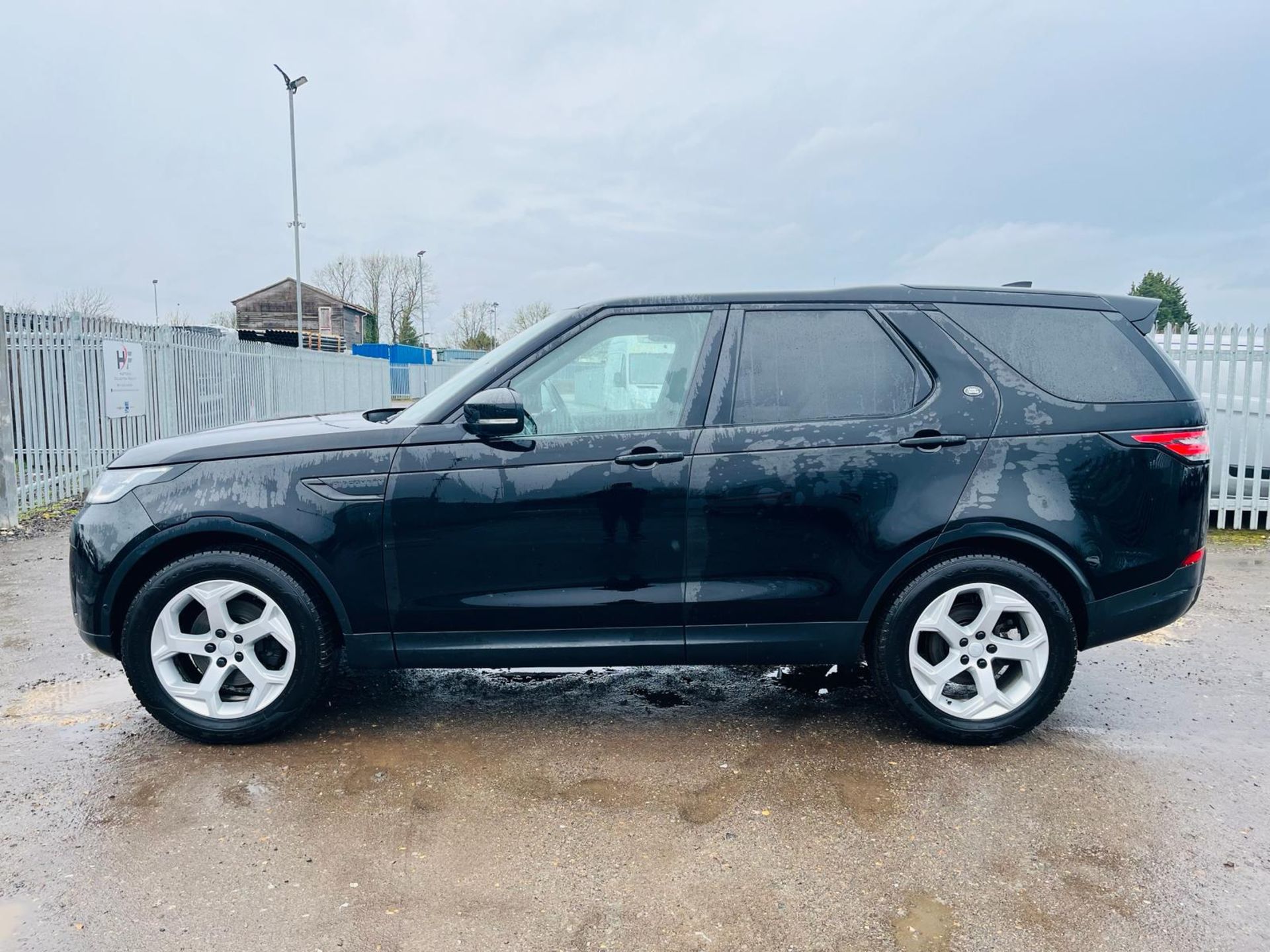 Land Rover Discovery SD4 HSE Edition 4WD Auto 2019 '19 Reg' Commercial - Sat Nav - A/C - Image 4 of 33