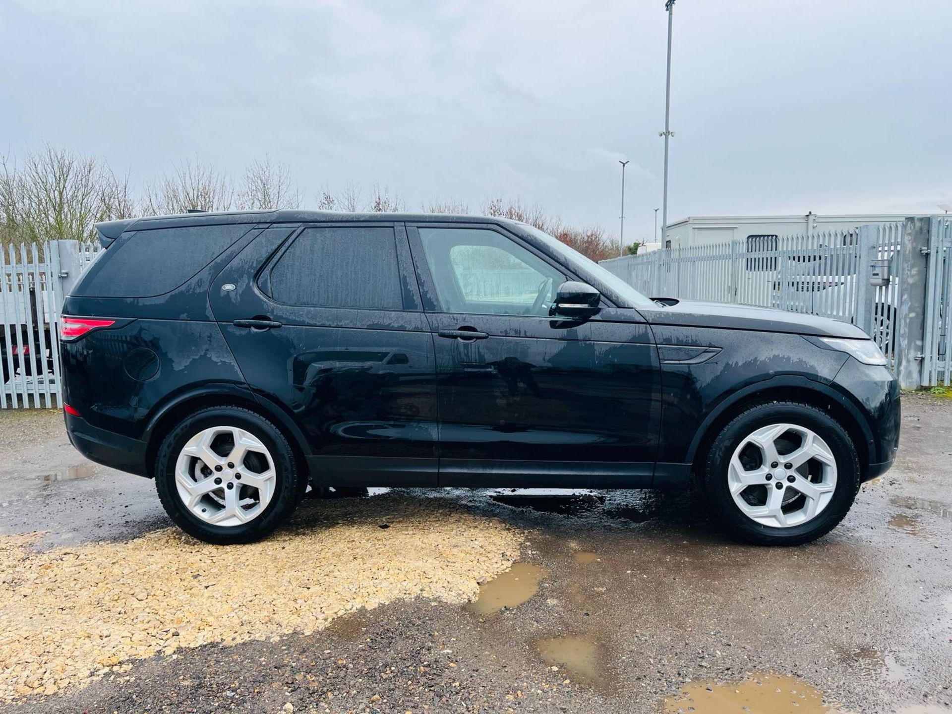 Land Rover Discovery SD4 HSE Edition 4WD Auto 2019 '19 Reg' Commercial - Sat Nav - A/C - Image 12 of 33